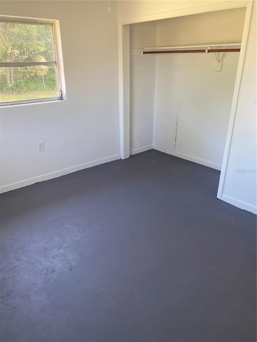 Listing photo id 14 for 9 James Court