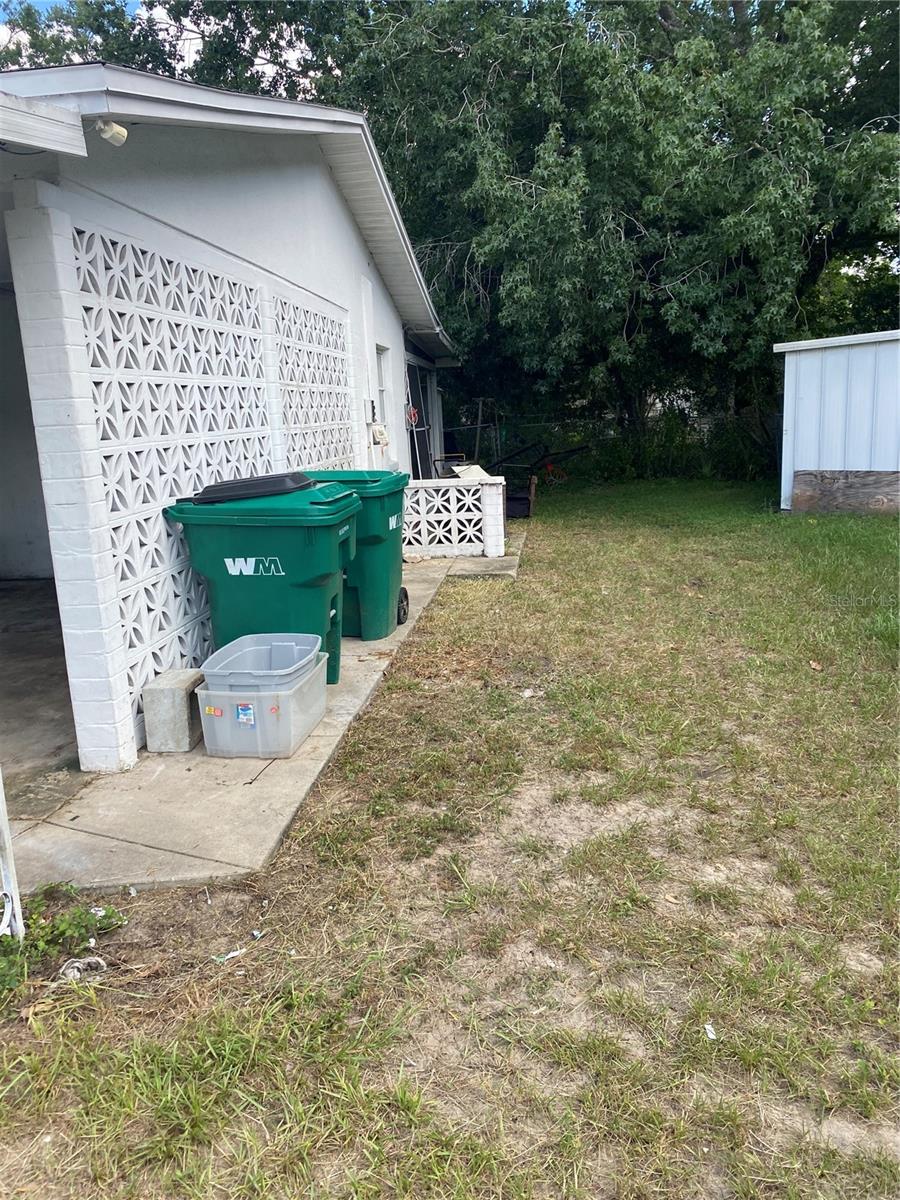 Listing photo id 4 for 9 James Court