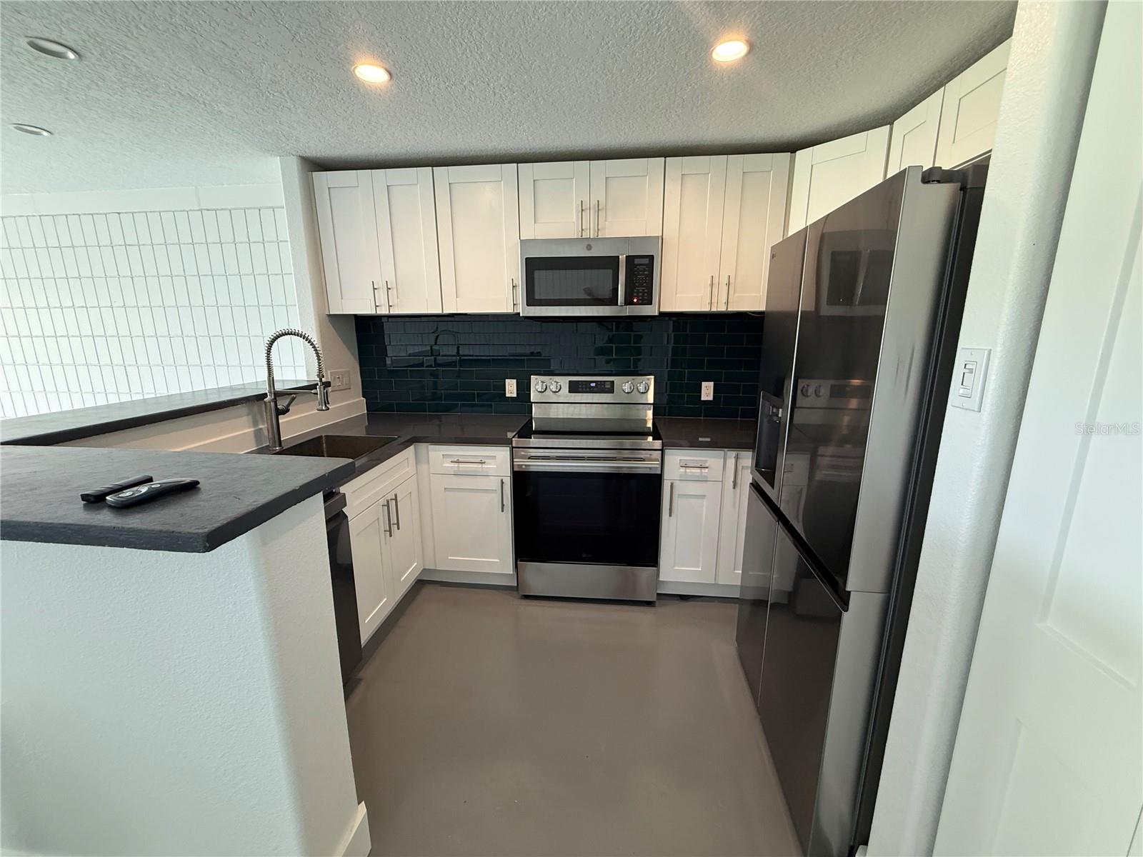 Image 2 of 12 For 2424 Tampa Bay Boulevard A104