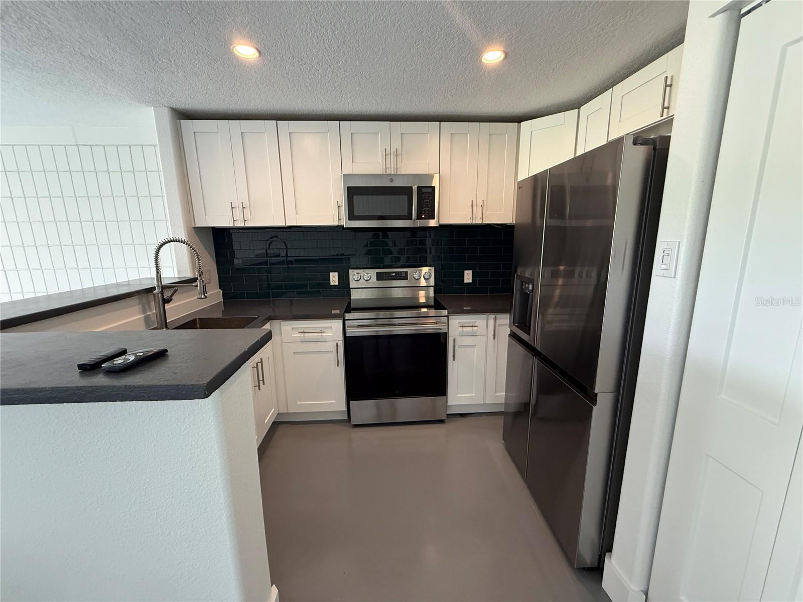 Image 5 of 12 For 2424 Tampa Bay Boulevard A104
