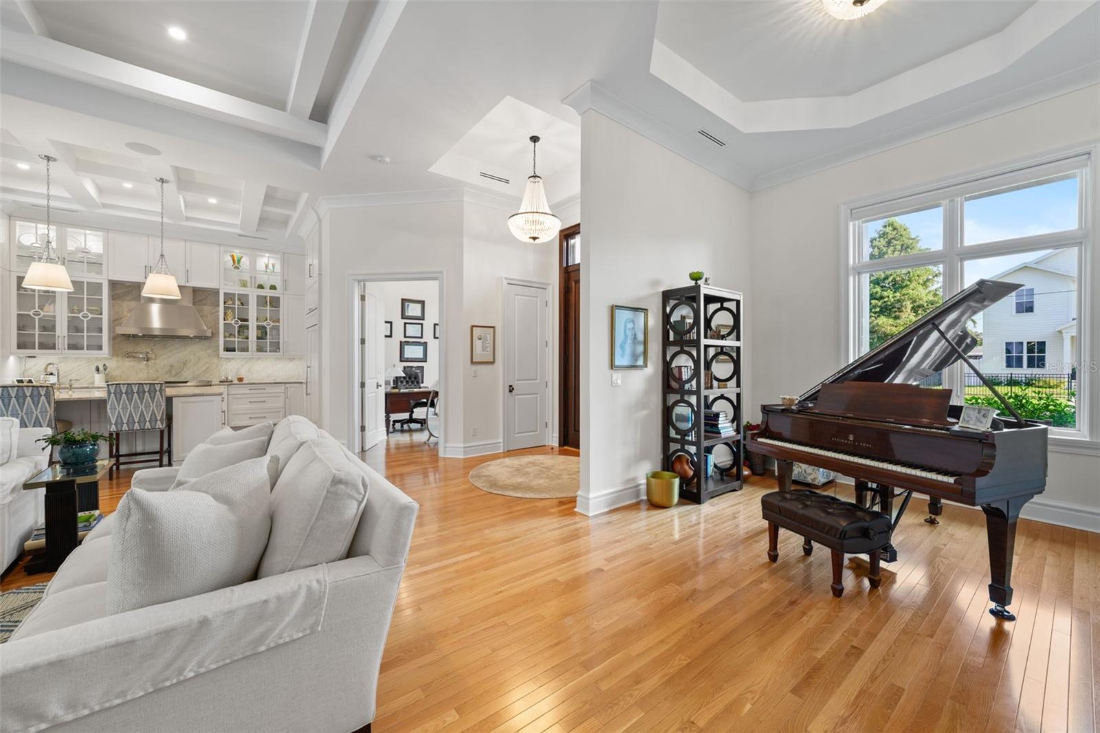 Image 20 of 73 For 629 35th Avenue N