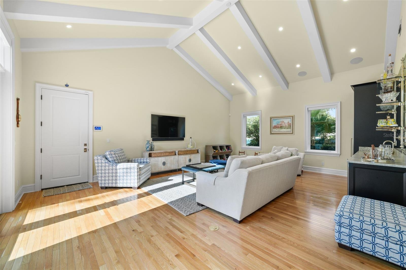 Image 22 of 73 For 629 35th Avenue N