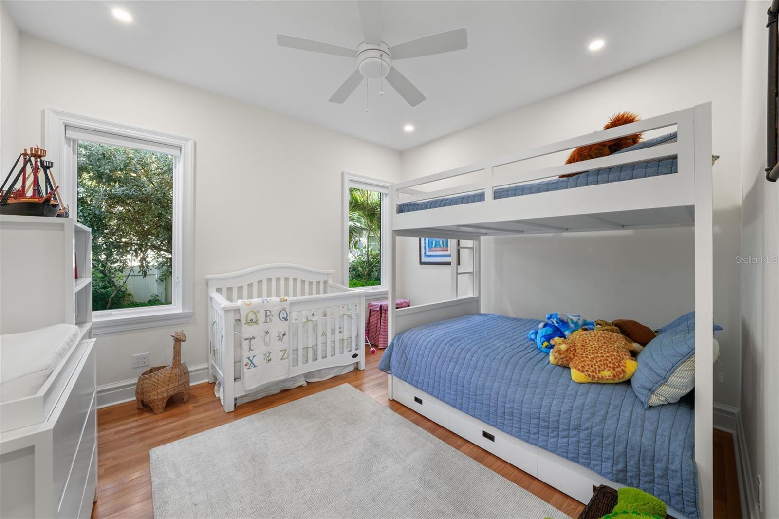 Image 34 of 73 For 629 35th Avenue N