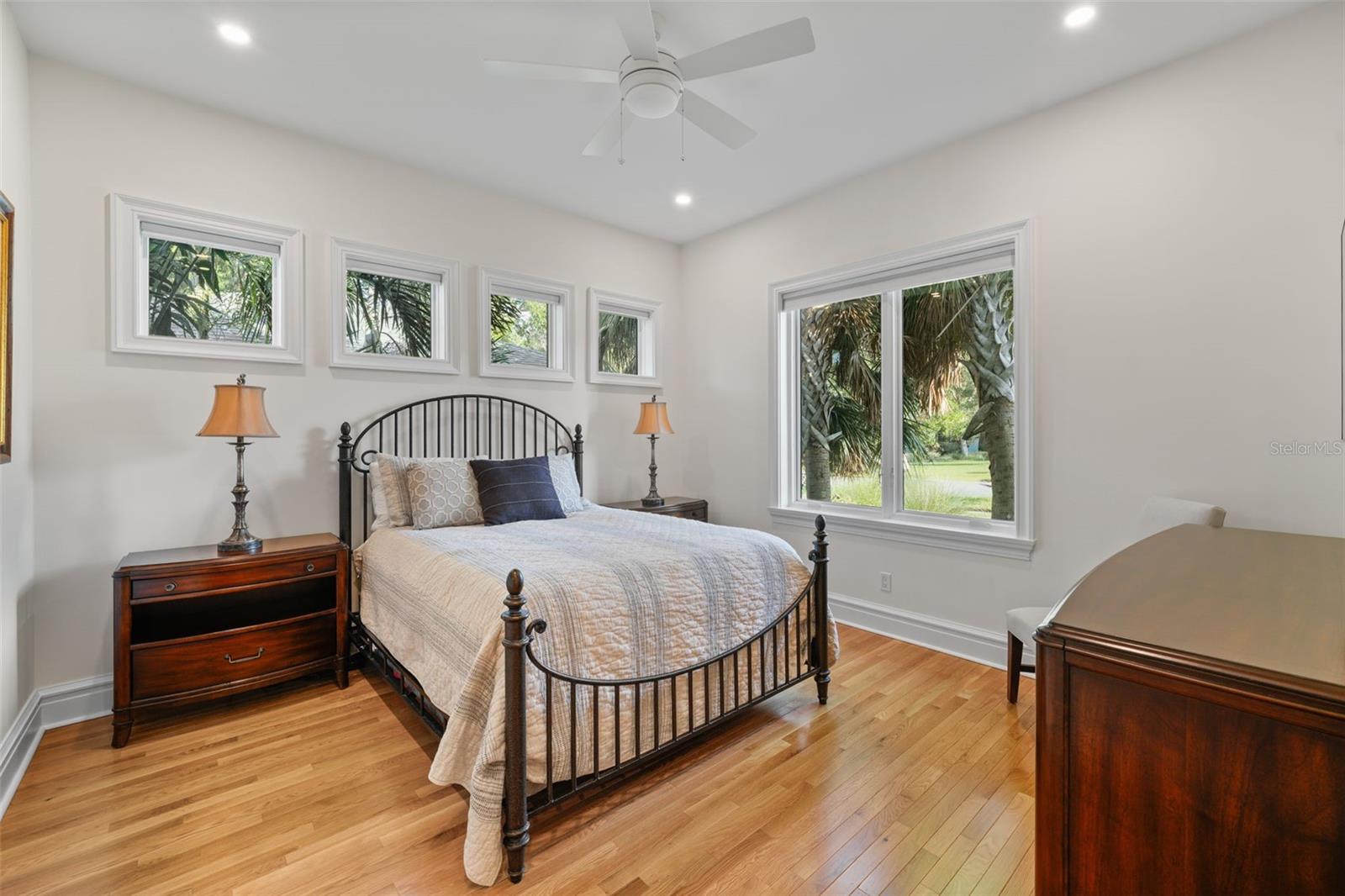 Image 36 of 73 For 629 35th Avenue N