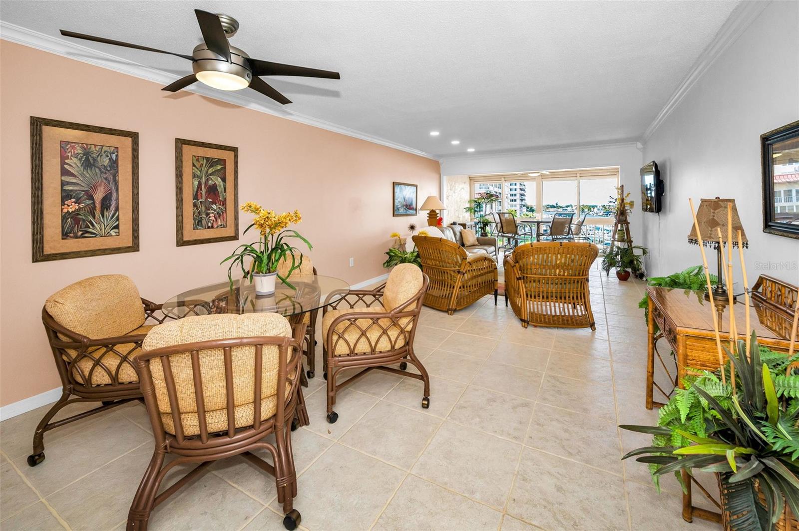 Image 13 of 86 For 105 Island Way 147
