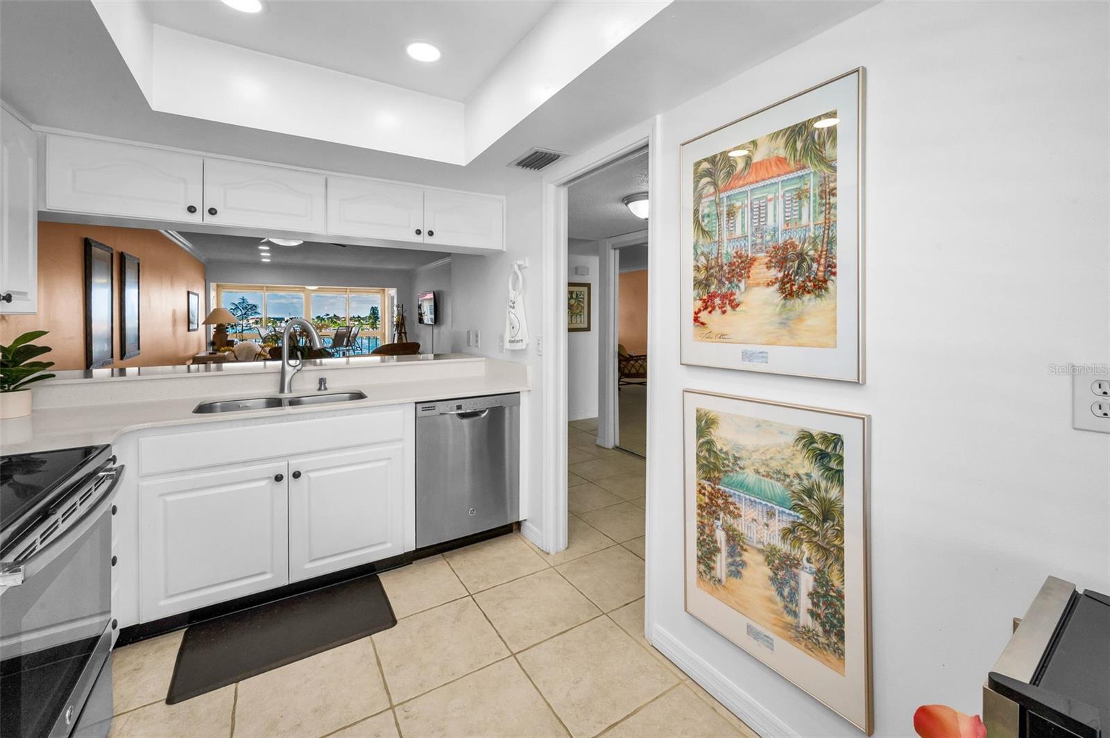 Image 30 of 86 For 105 Island Way 147