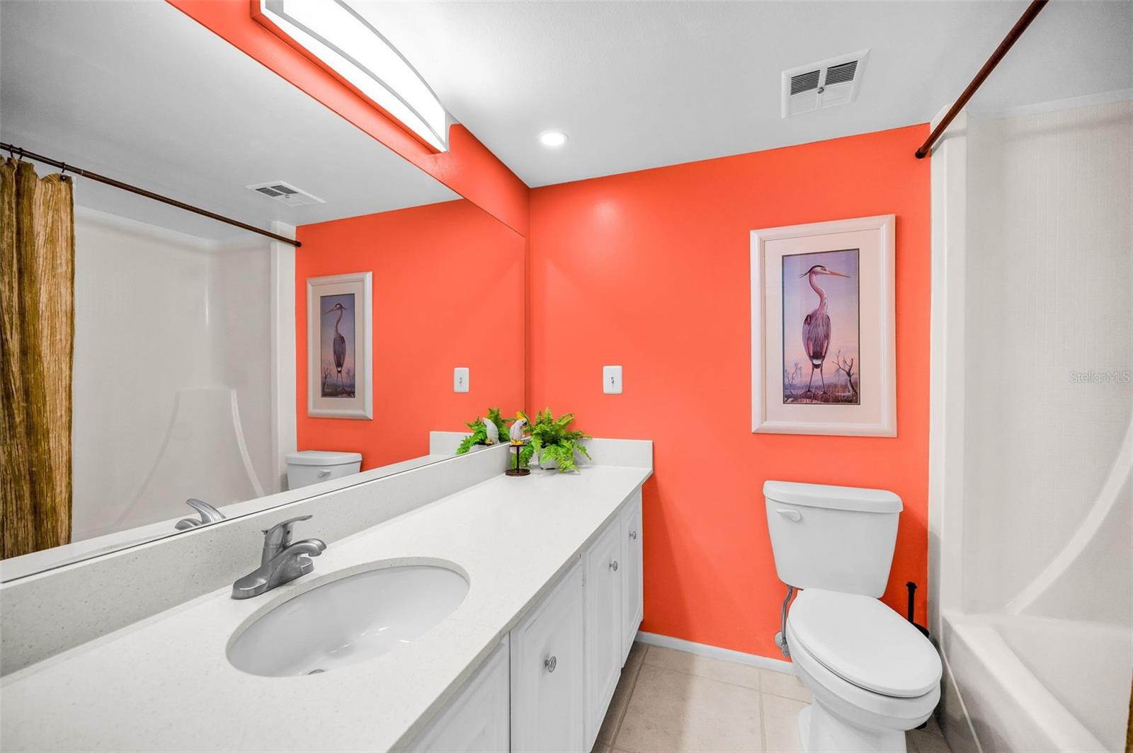 Image 36 of 86 For 105 Island Way 147
