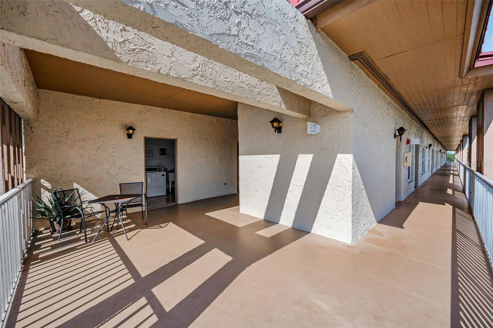 Image 42 of 86 For 105 Island Way 147