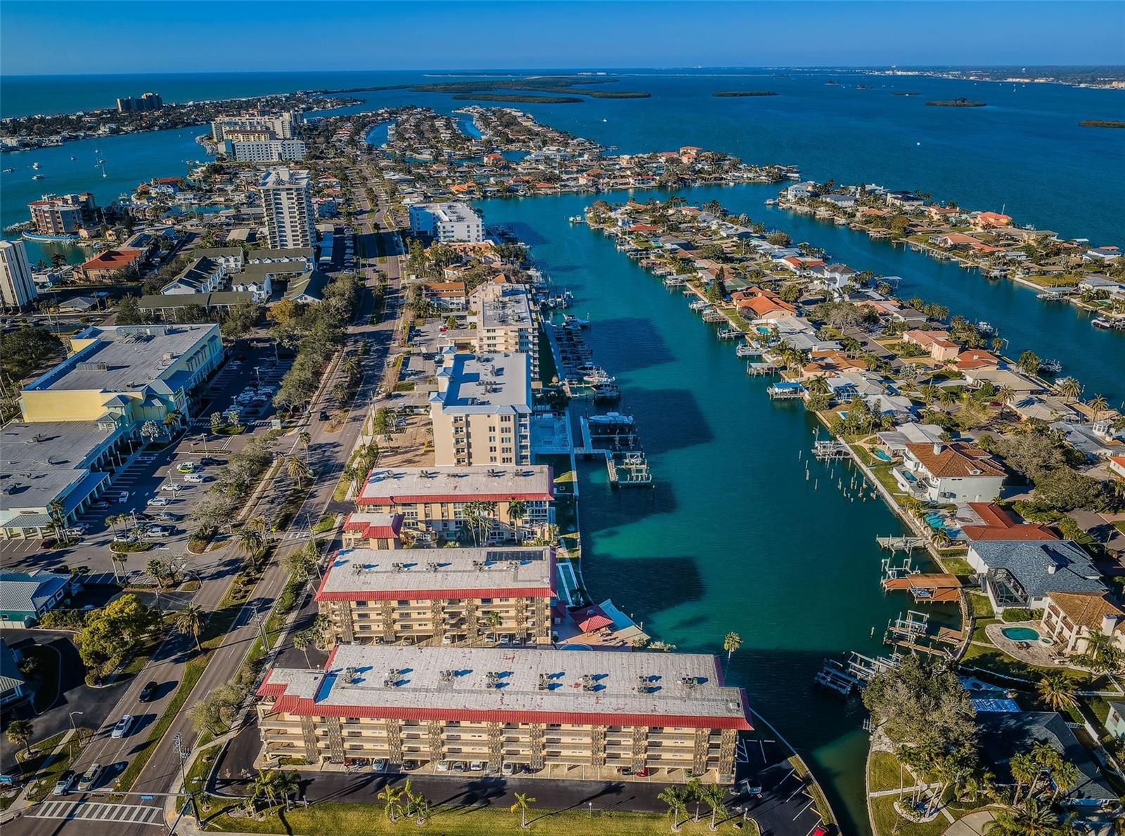 Image 45 of 86 For 105 Island Way 147