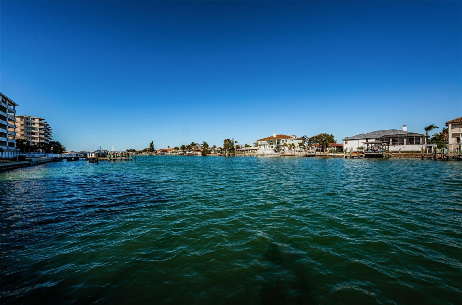 Image 63 of 86 For 105 Island Way 147