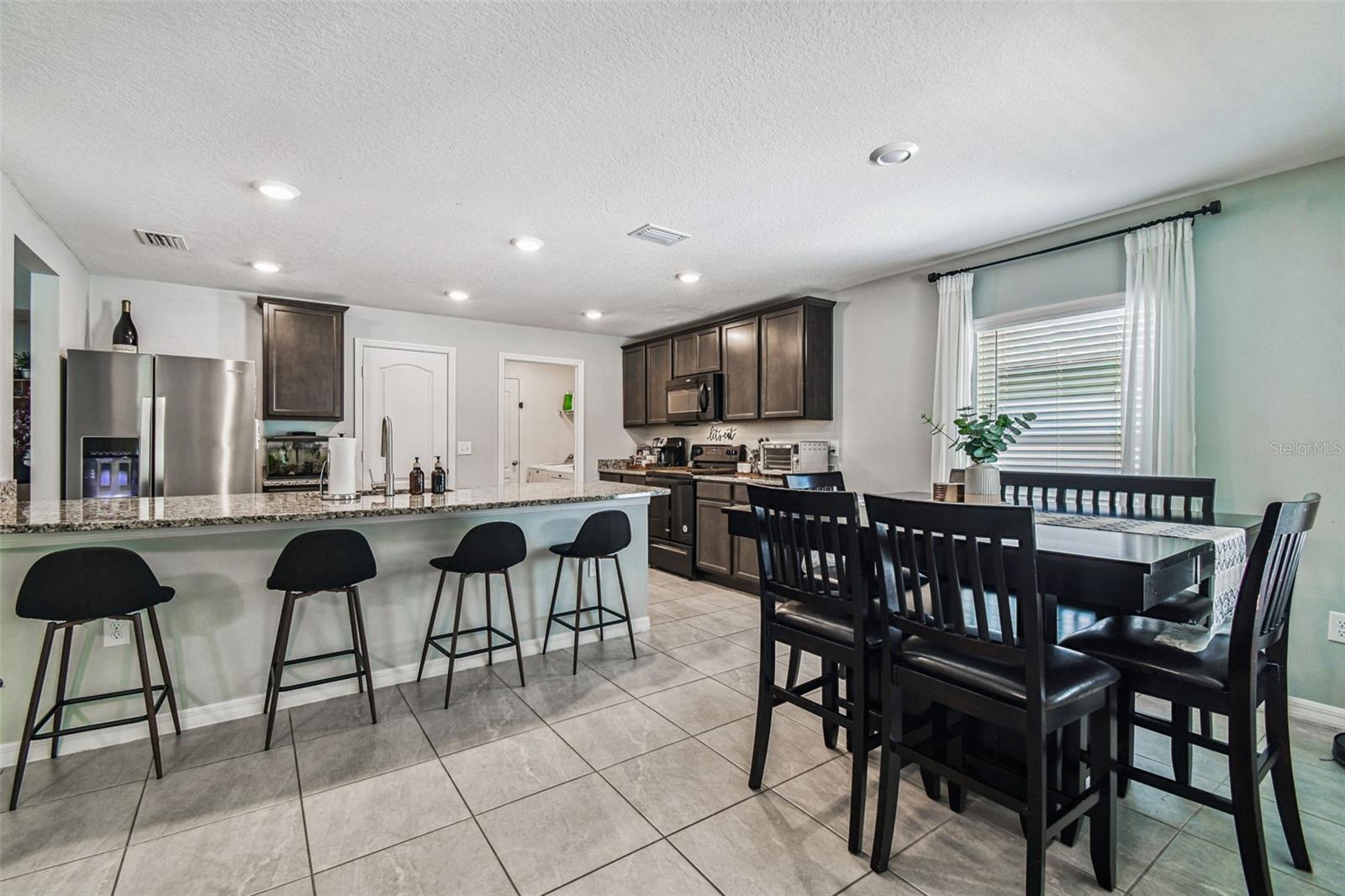Listing photo id 13 for 12942 Impatiens Street