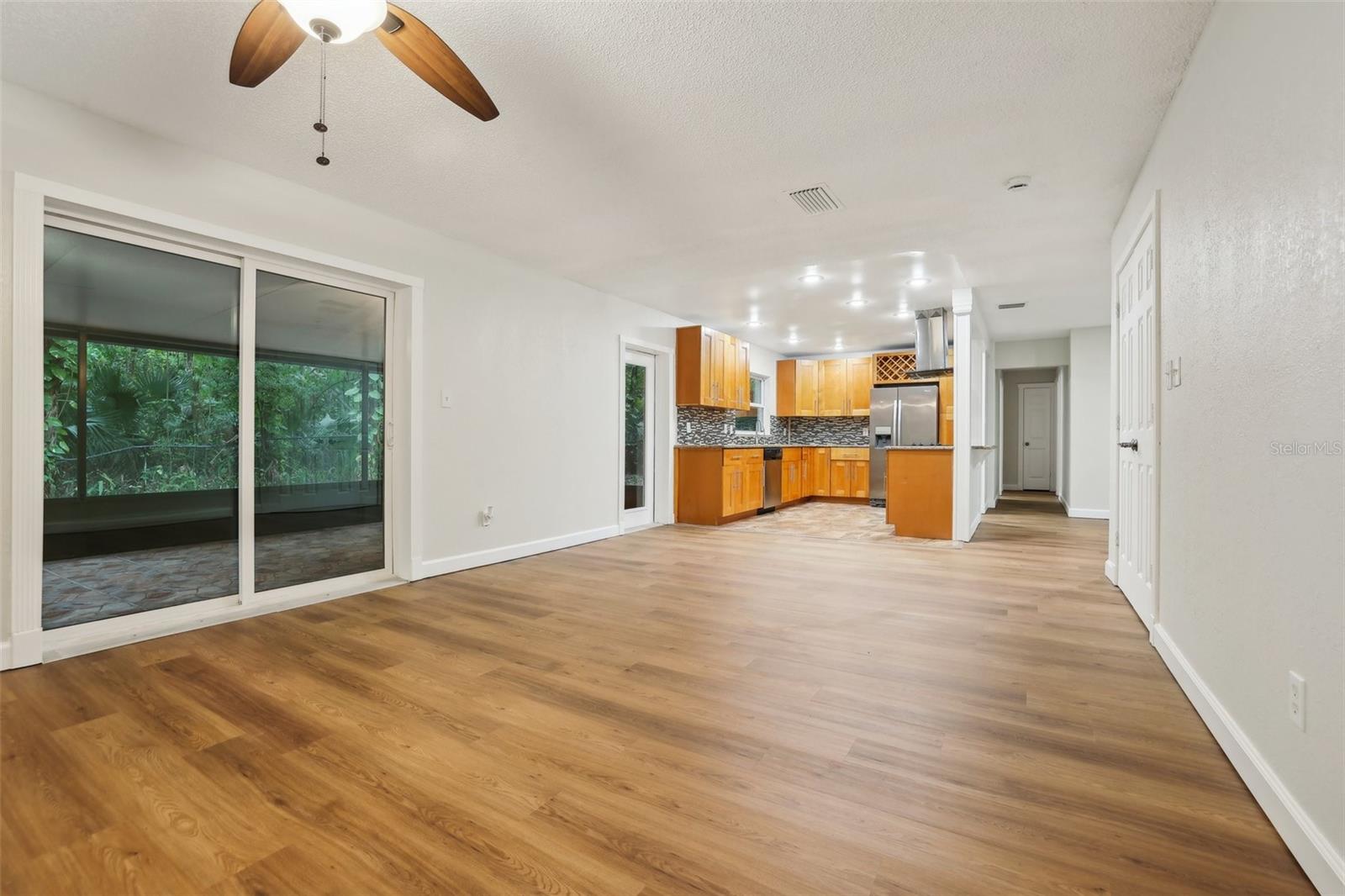 Image 4 of 20 For 703 Sailfish Road
