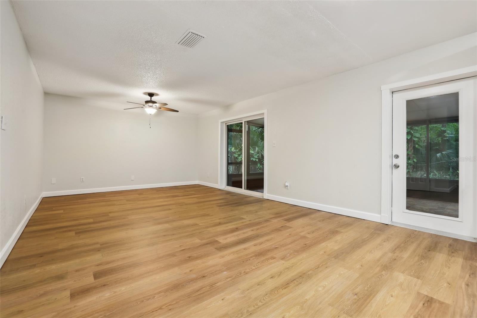 Image 5 of 20 For 703 Sailfish Road