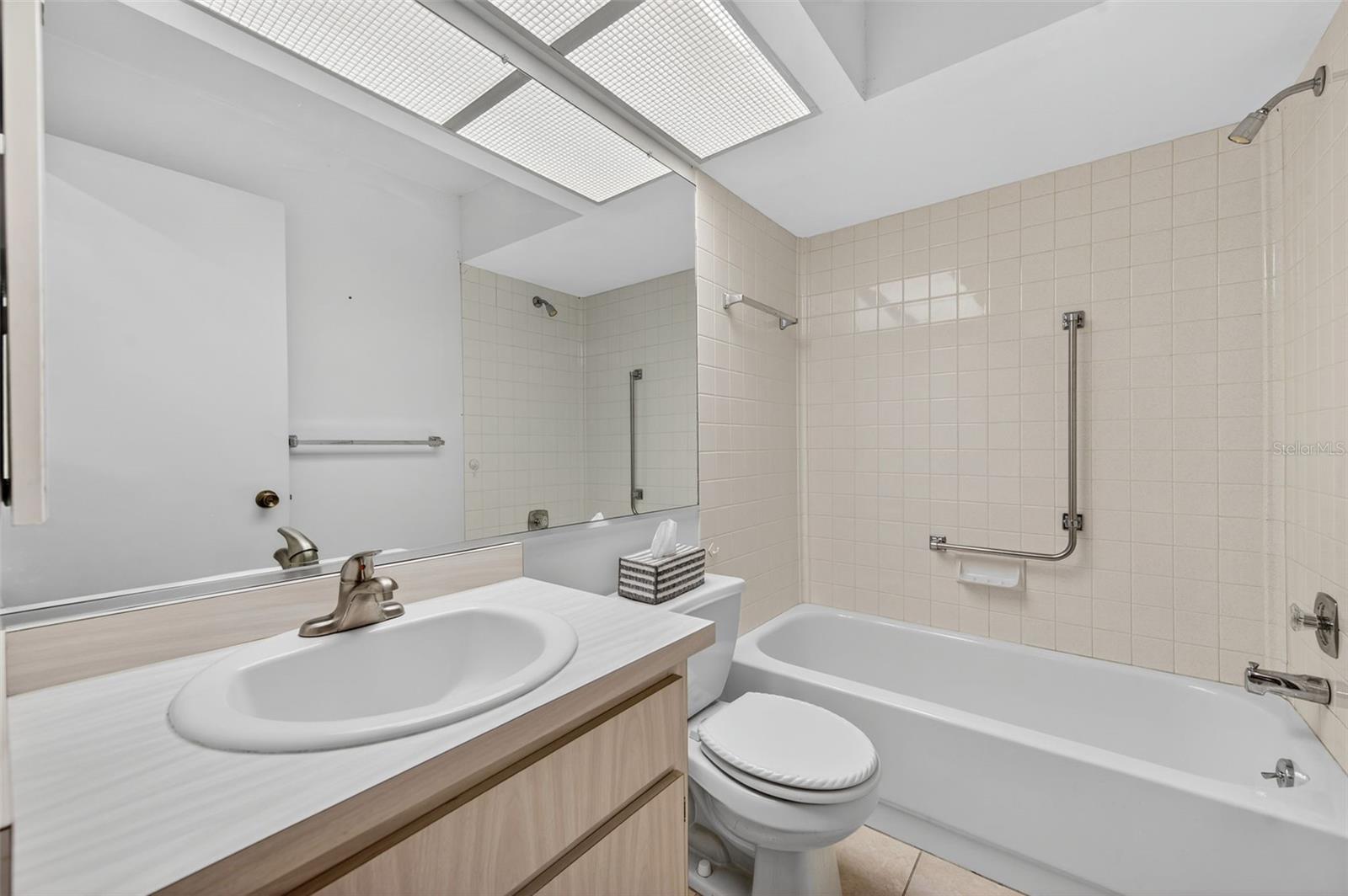 Image 18 of 34 For 2521 Oakleaf Lane 28c