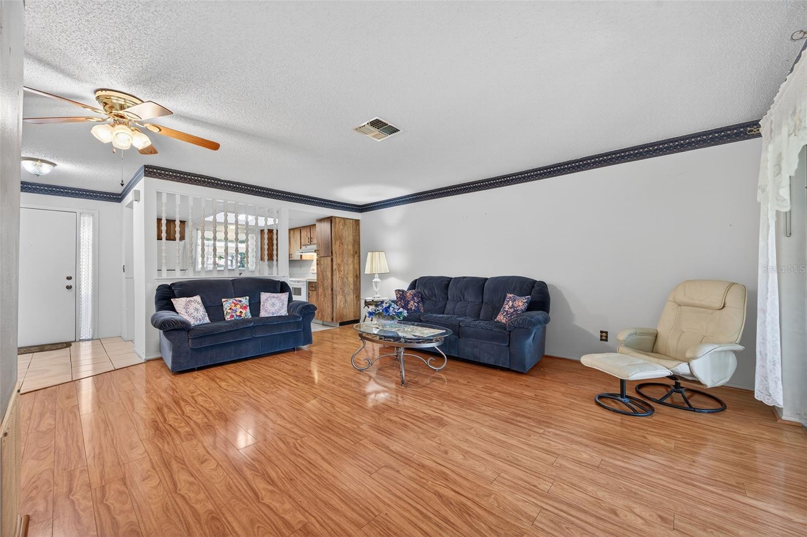 Image 7 of 34 For 2521 Oakleaf Lane 28c