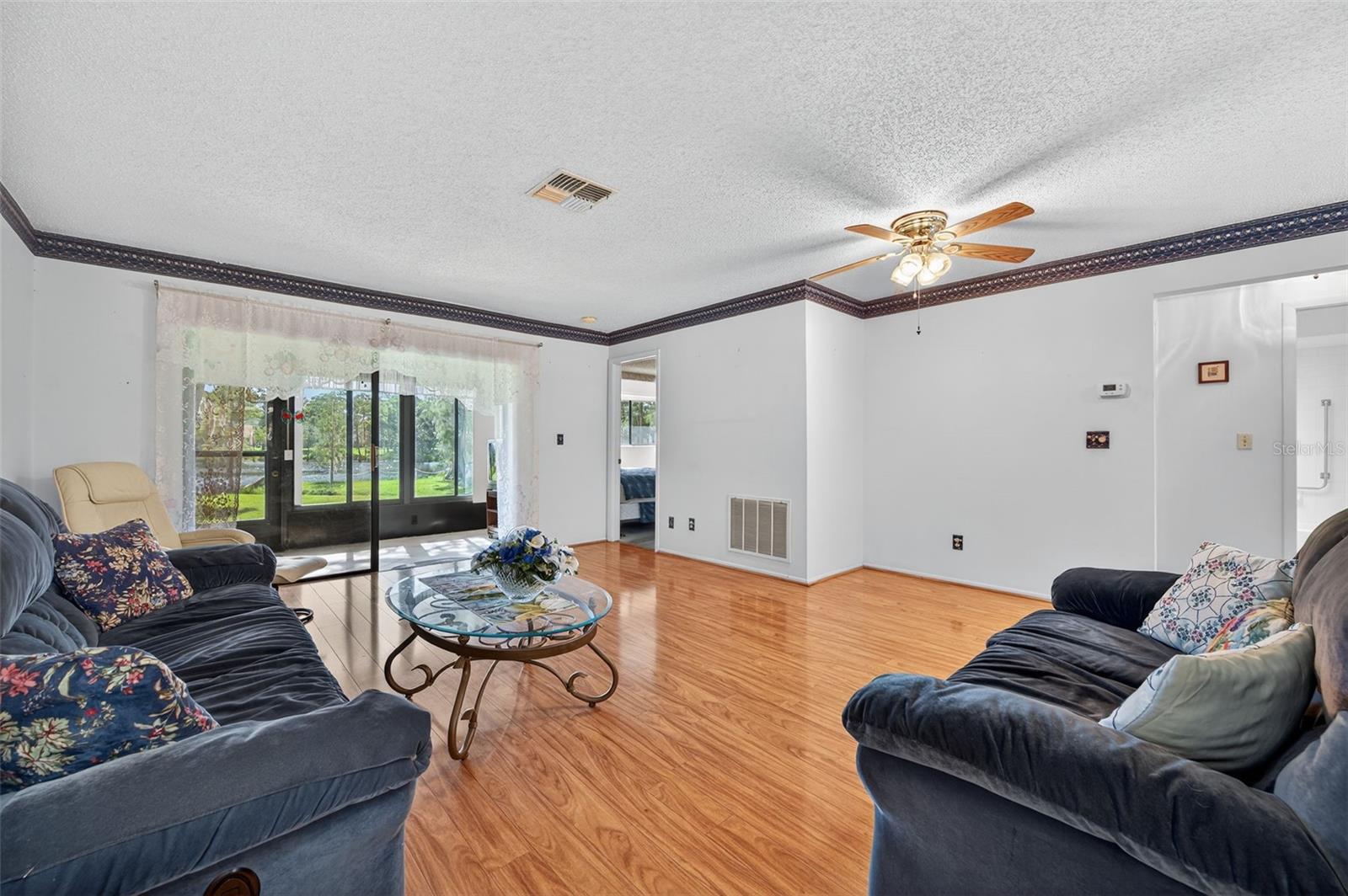 Image 9 of 34 For 2521 Oakleaf Lane 28c