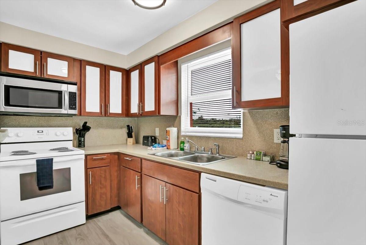 Image 4 of 6 For 18205 Gulf Boulevard