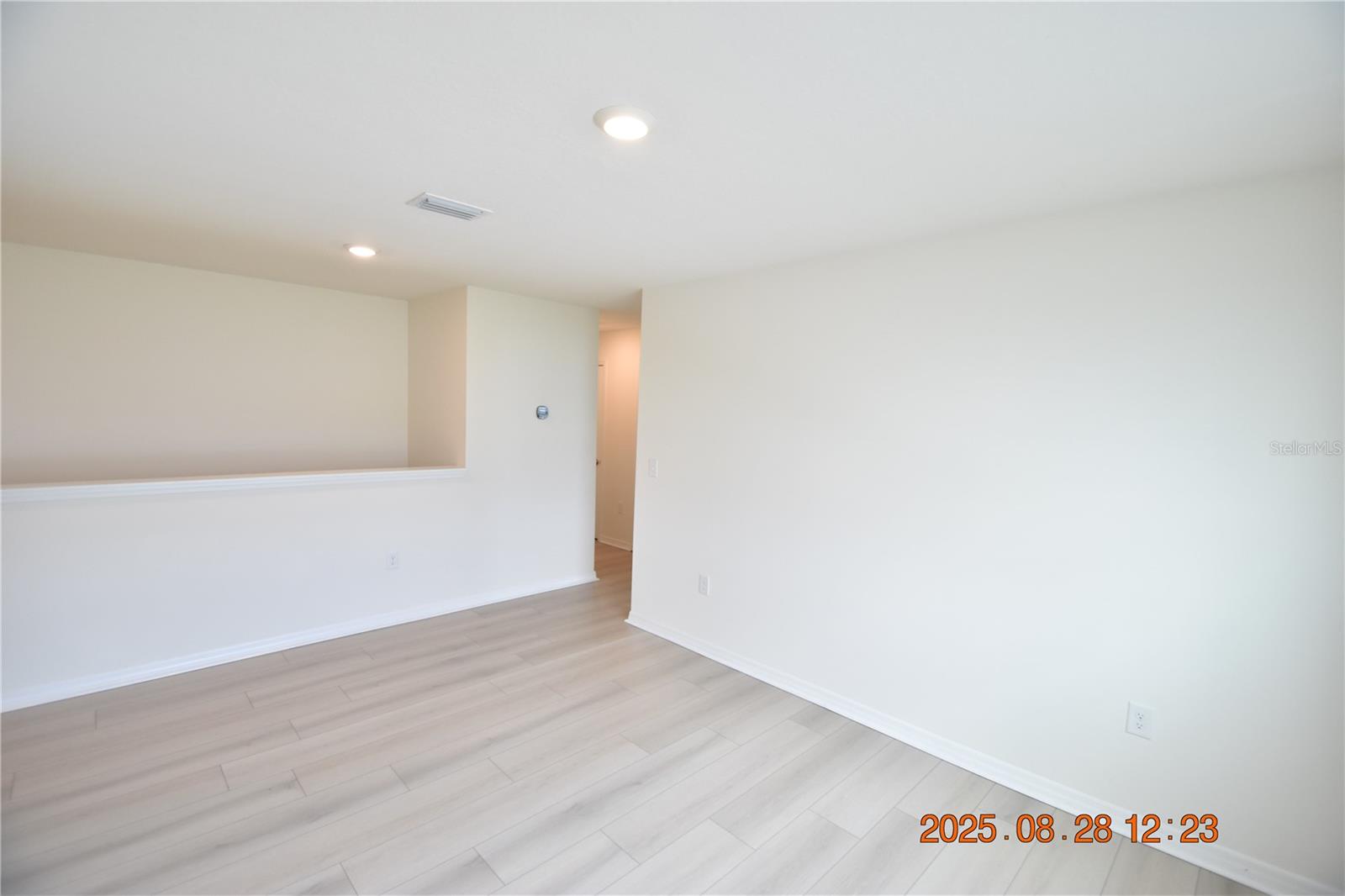 Image 29 of 69 For 8075 Broad Pointe Drive