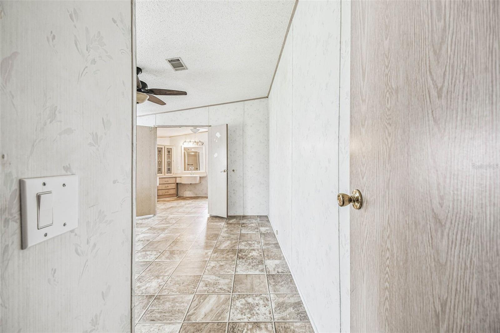 Image 17 of 33 For 15515 Lancer Road
