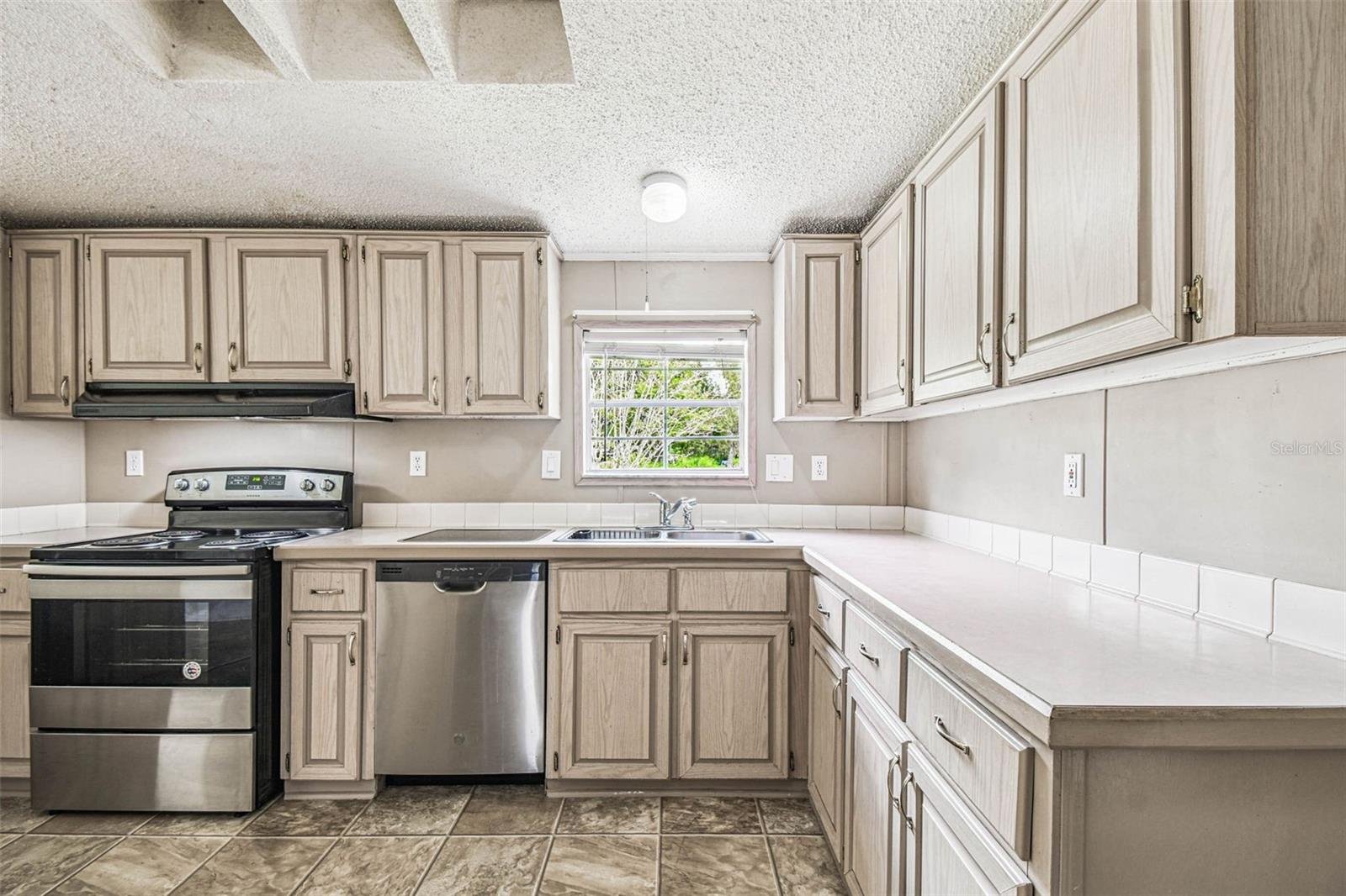 Image 4 of 33 For 15515 Lancer Road