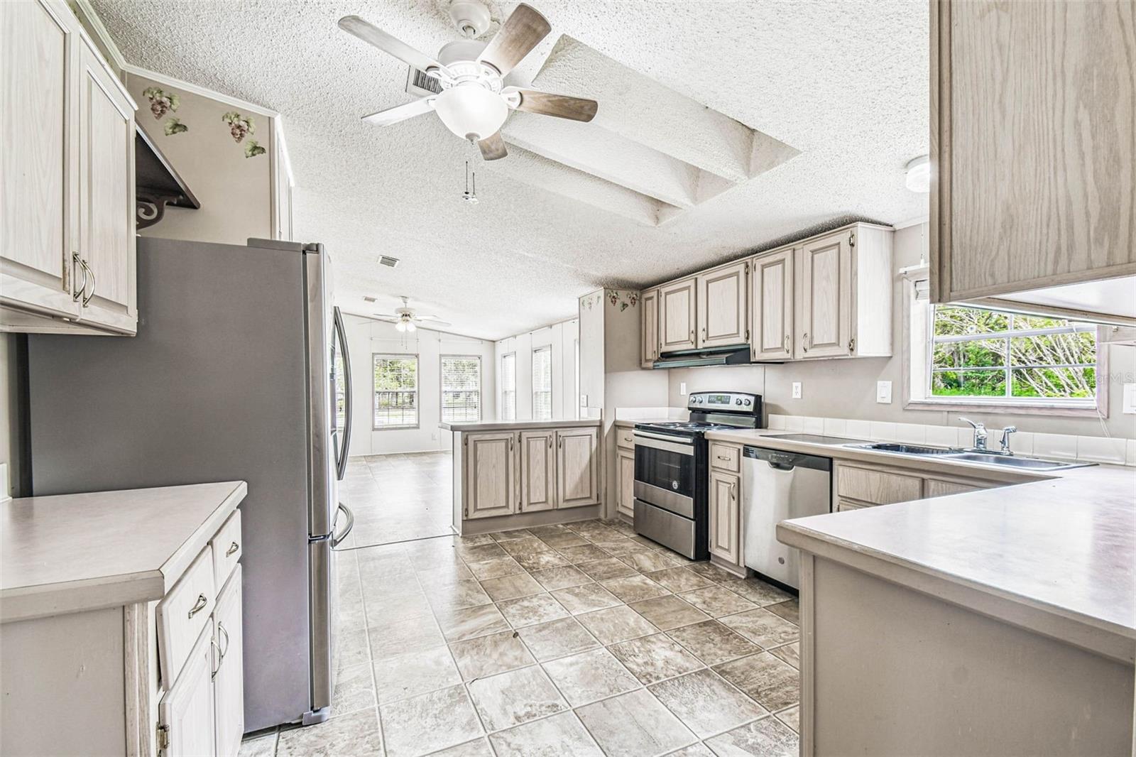 Image 5 of 33 For 15515 Lancer Road