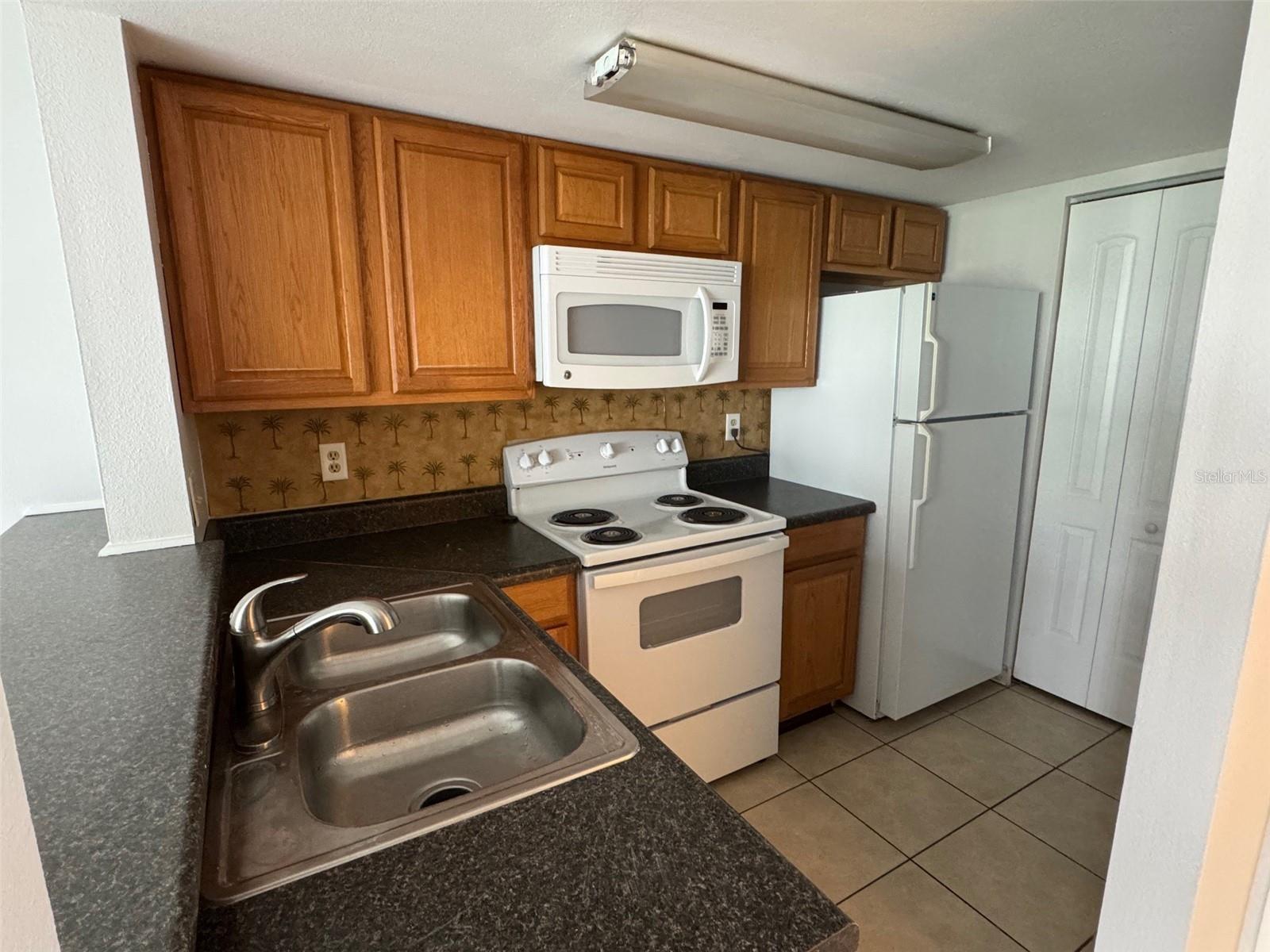 Image 9 of 15 For 3861 Lake Drive 151