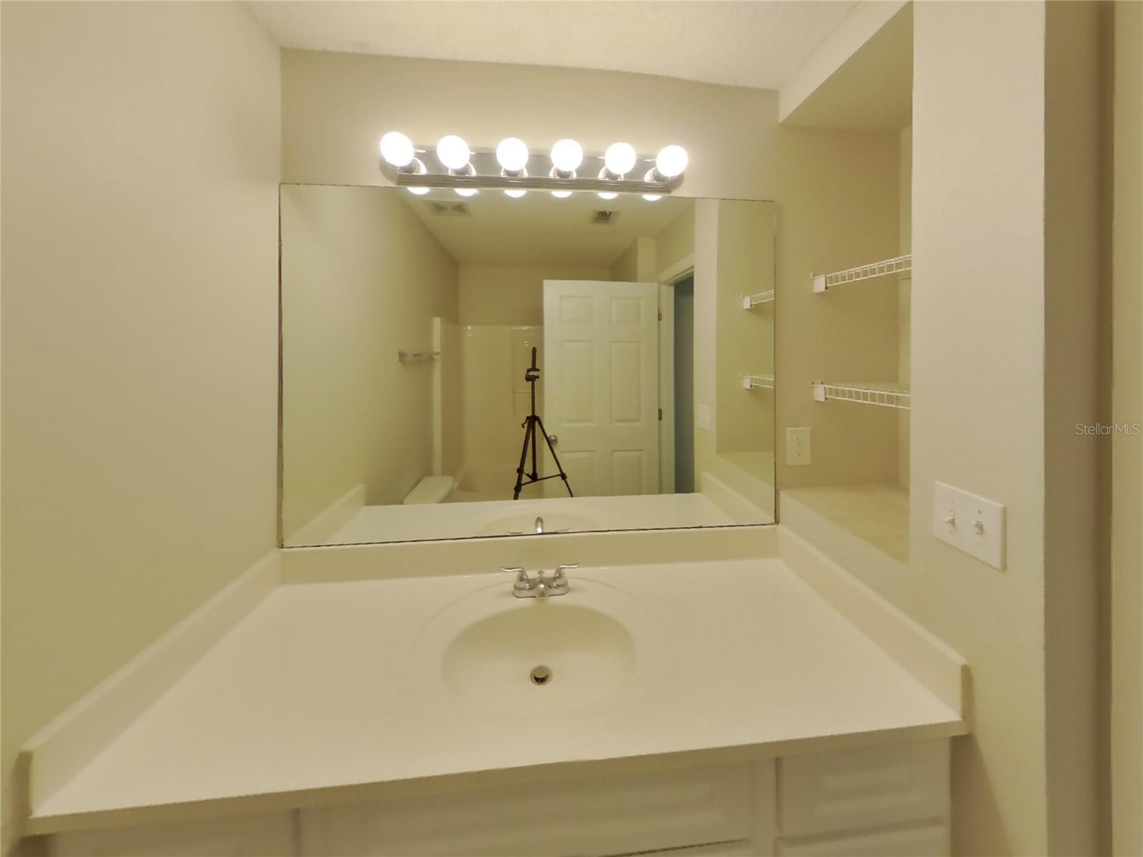 Listing photo id 11 for 13176 Siam Drive