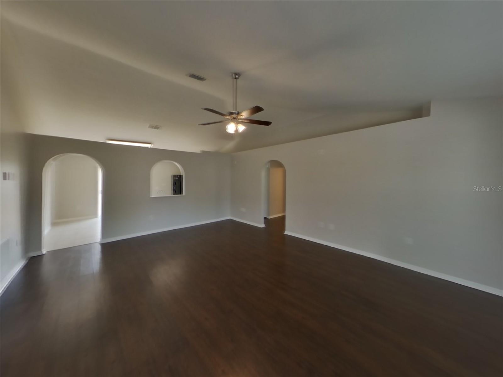 Listing photo id 0 for 13176 Siam Drive