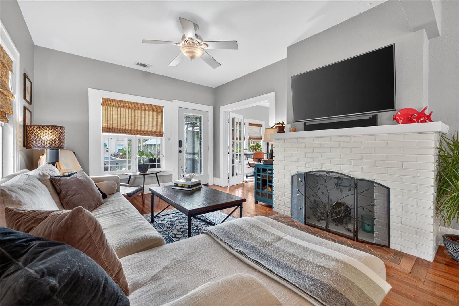 Image 7 of 38 For 767 23rd Avenue N