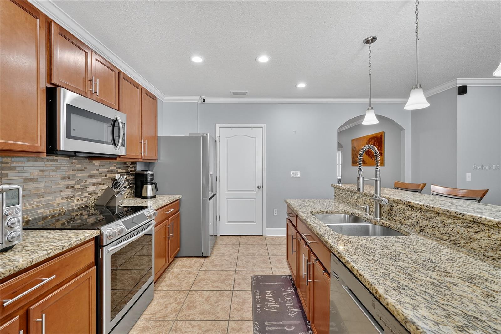 Image 4 of 33 For 14047 Finsbury Drive