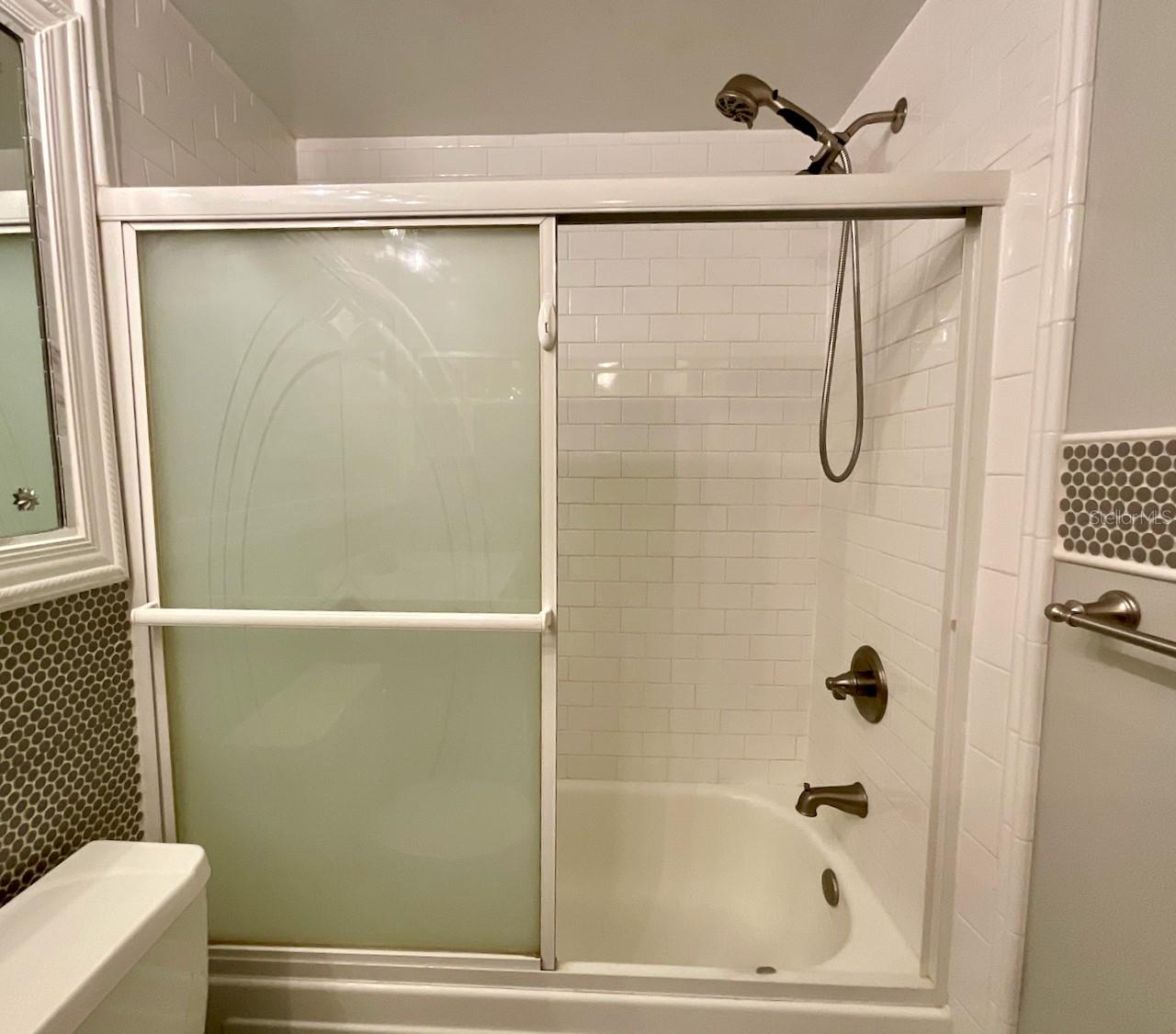 Image 20 of 40 For 1900 59th Avenue N 210
