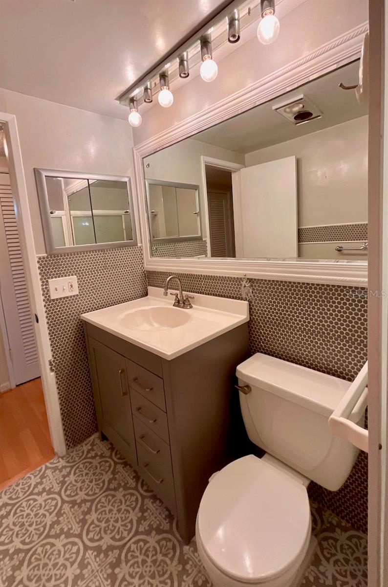 Image 21 of 40 For 1900 59th Avenue N 210