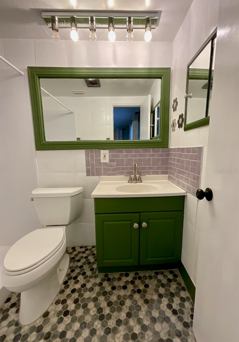 Image 24 of 40 For 1900 59th Avenue N 210