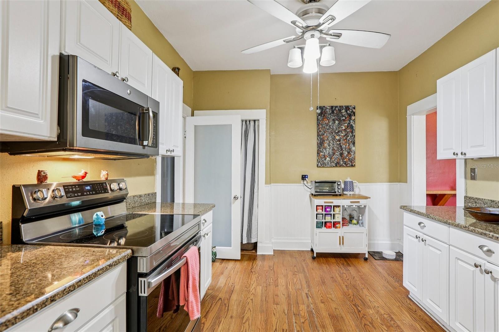 Image 23 of 44 For 507 Knollwood Street