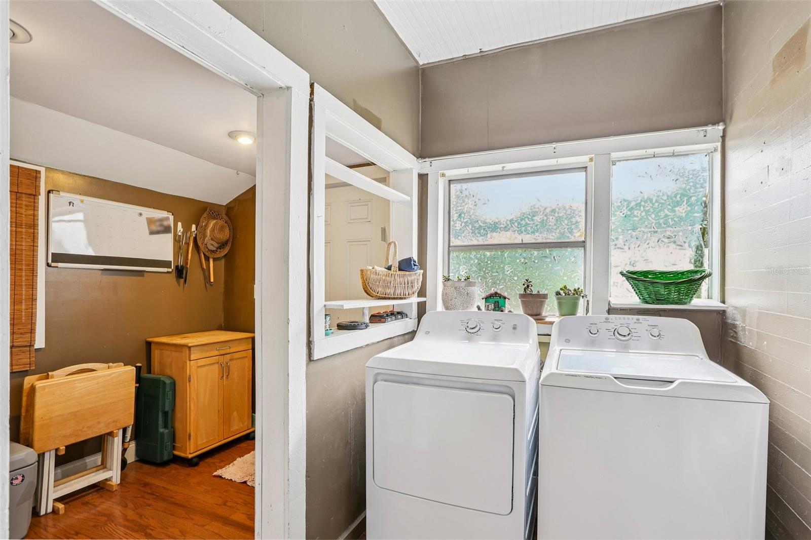 Image 24 of 44 For 507 Knollwood Street