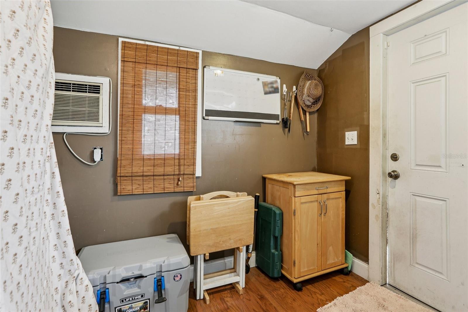 Image 26 of 44 For 507 Knollwood Street