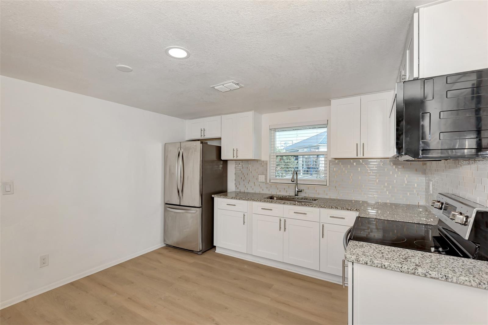 Image 11 of 16 For 1601 Faust Drive A