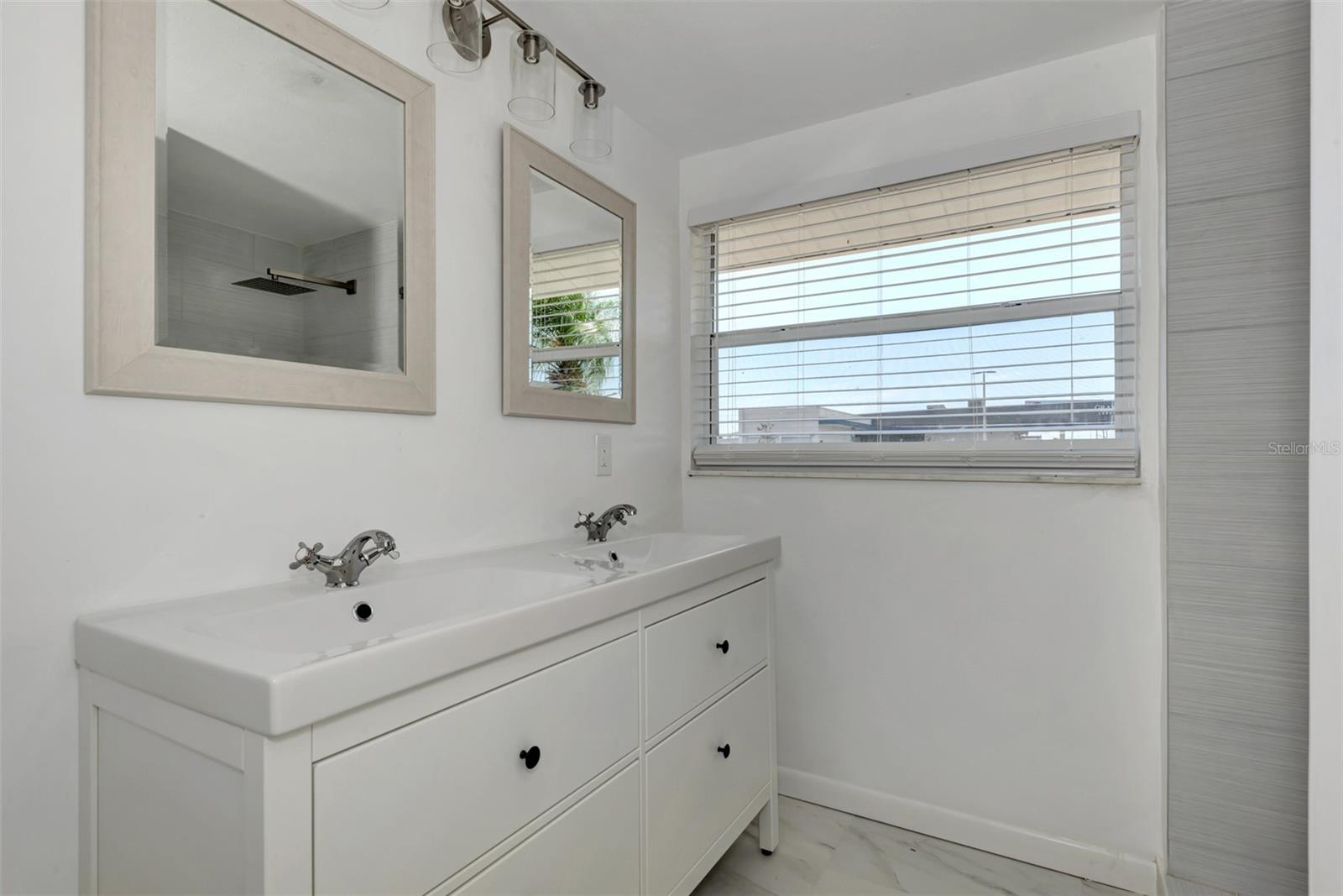 Image 14 of 16 For 1601 Faust Drive A