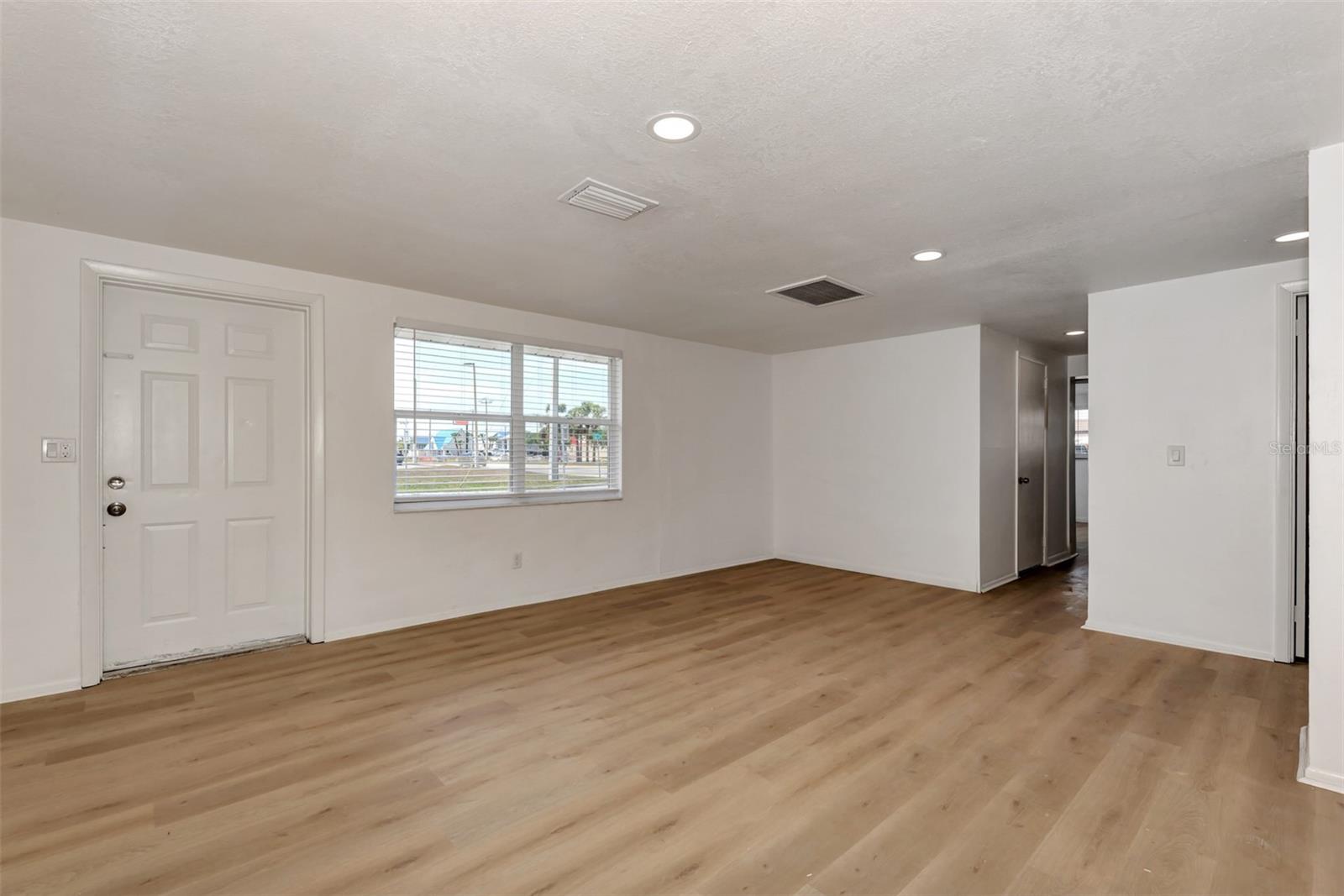 Image 4 of 16 For 1601 Faust Drive A
