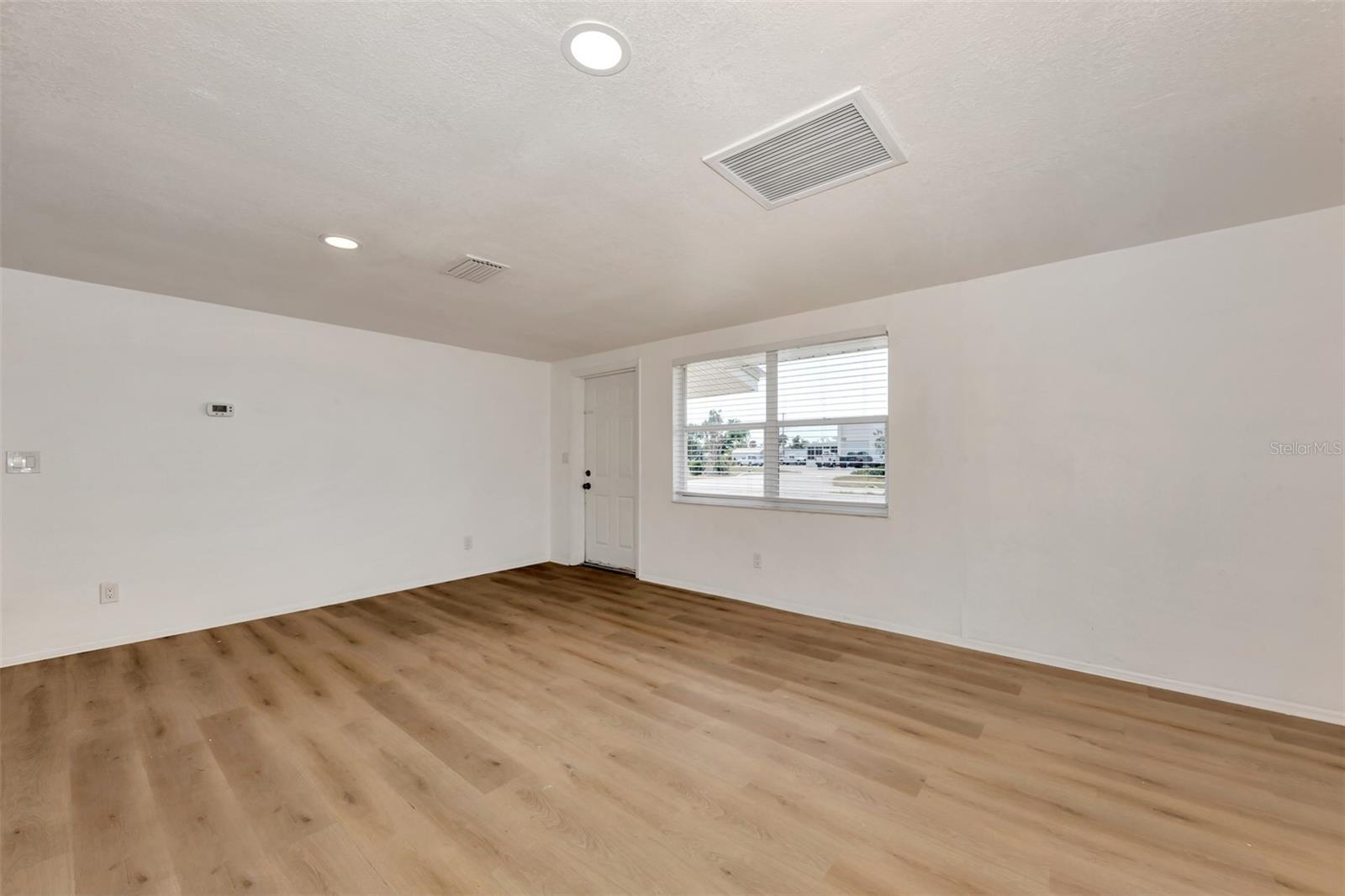 Image 7 of 16 For 1601 Faust Drive A
