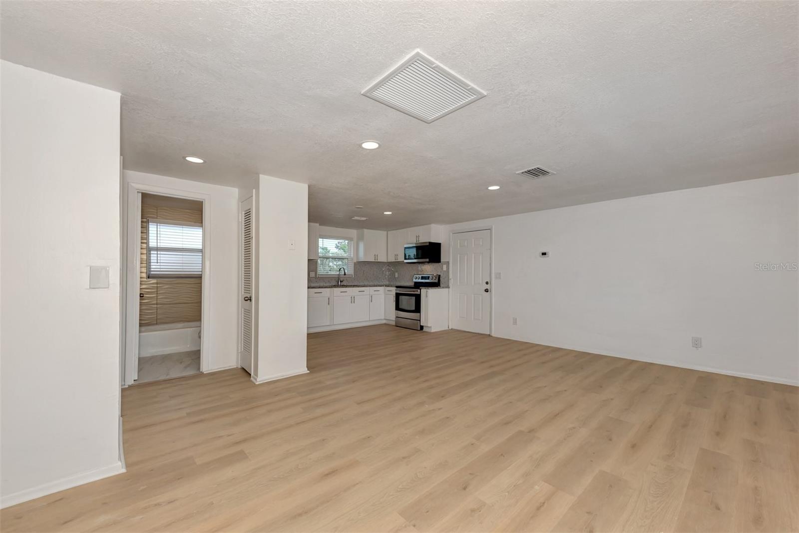 Image 9 of 16 For 1601 Faust Drive A