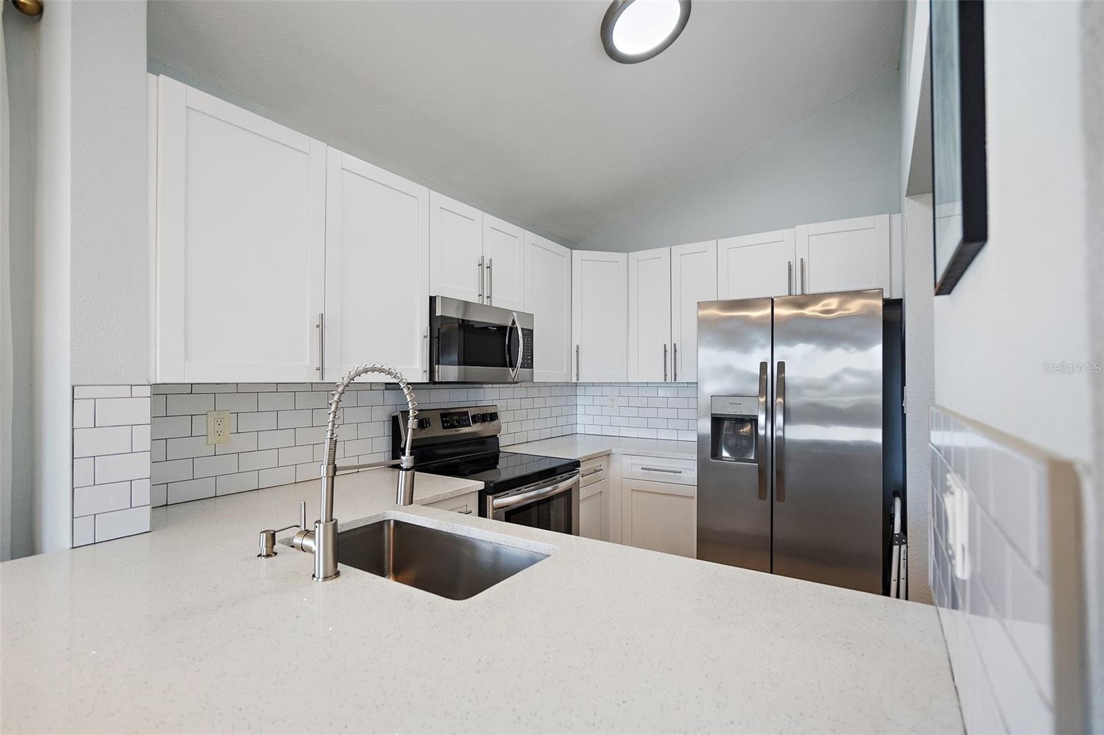 Image 10 of 39 For 6817 Stones Throw Circle N 17409