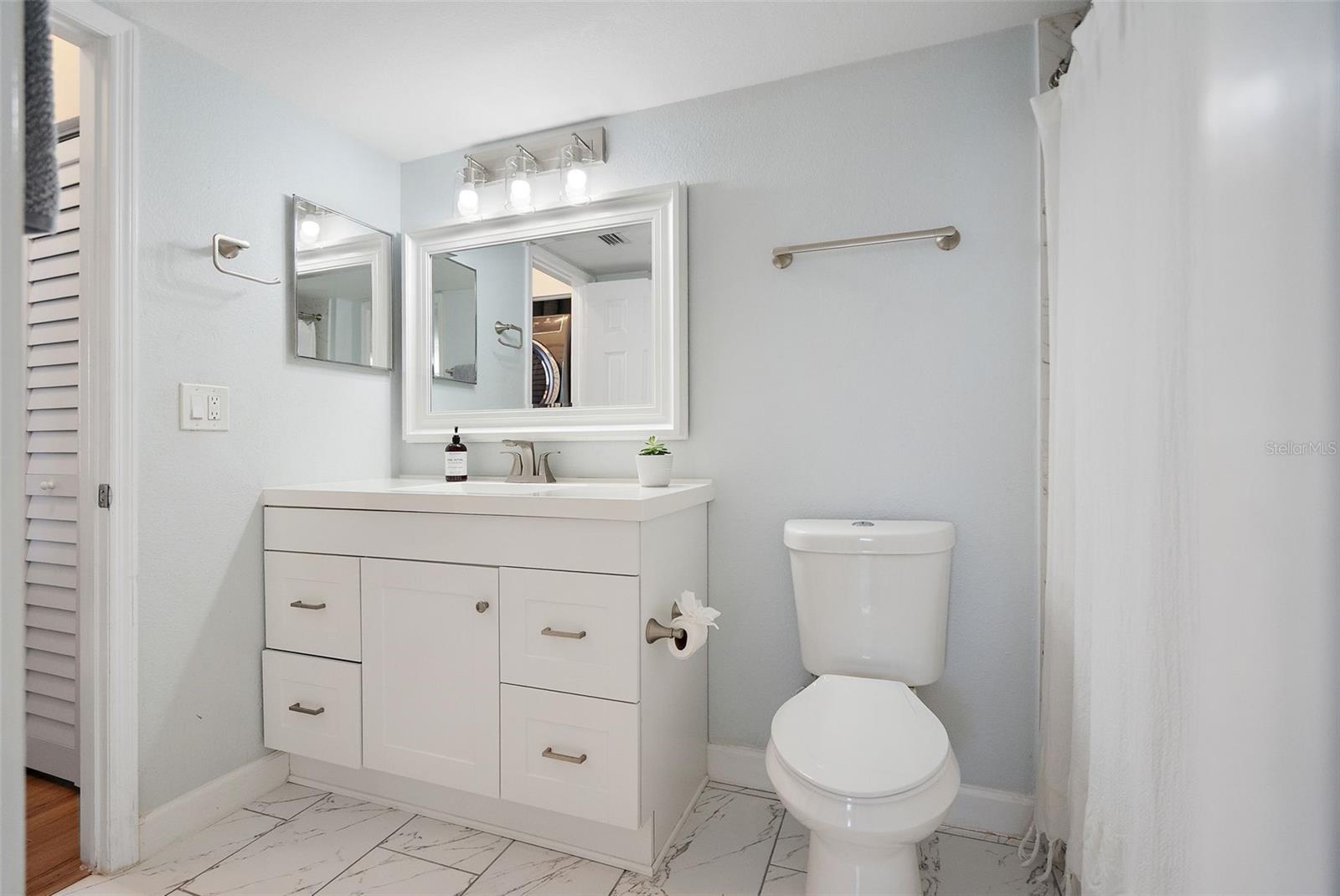 Image 16 of 39 For 6817 Stones Throw Circle N 17409