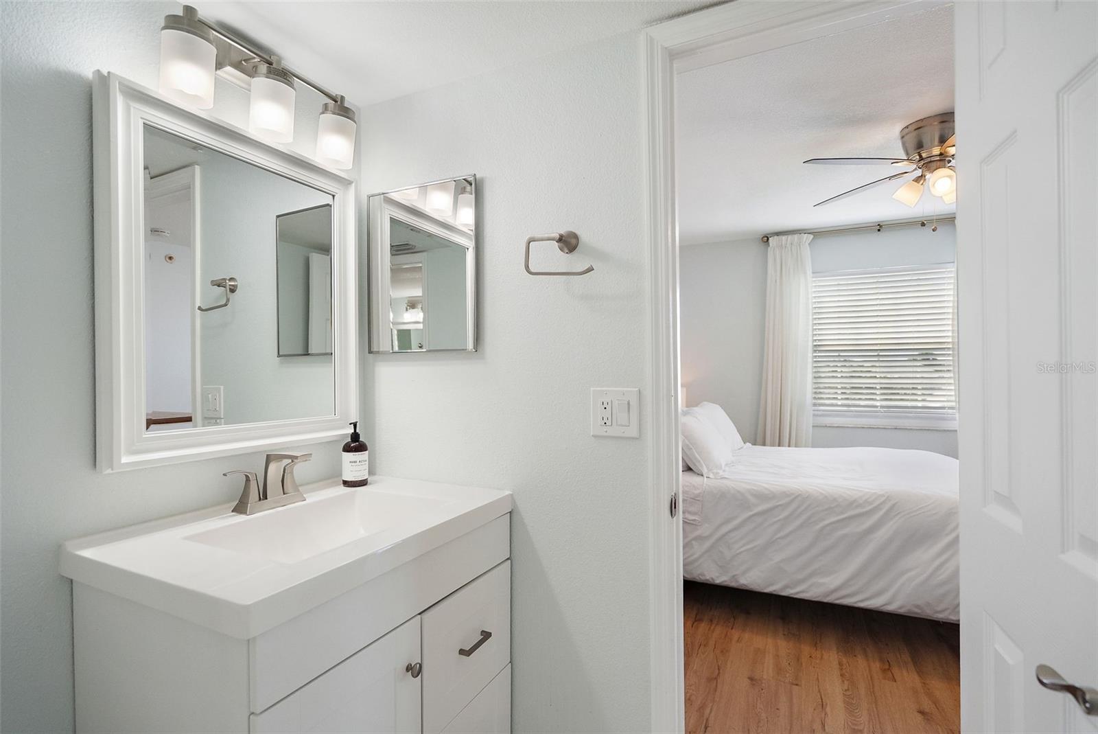 Image 18 of 39 For 6817 Stones Throw Circle N 17409
