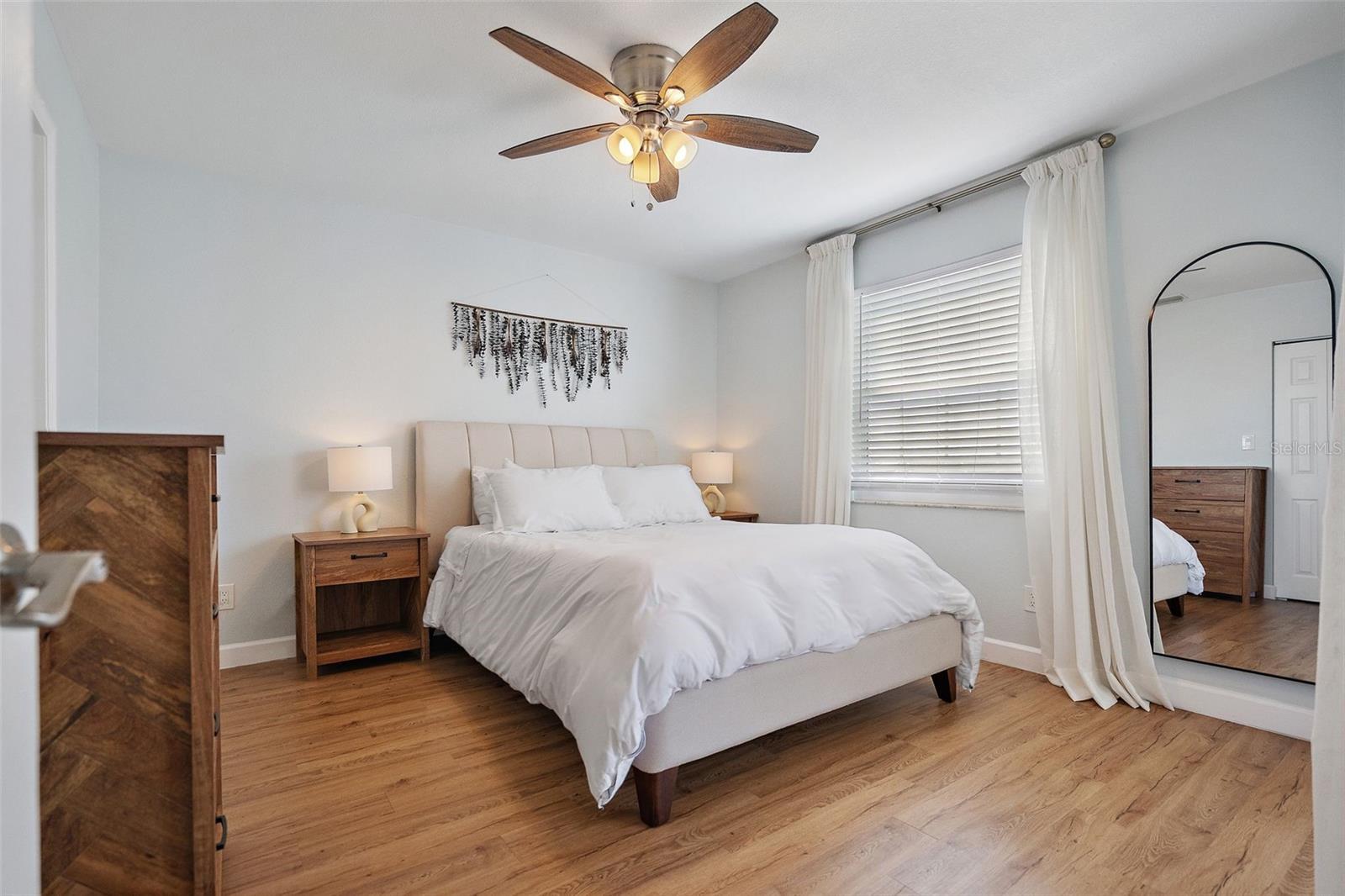 Image 6 of 39 For 6817 Stones Throw Circle N 17409