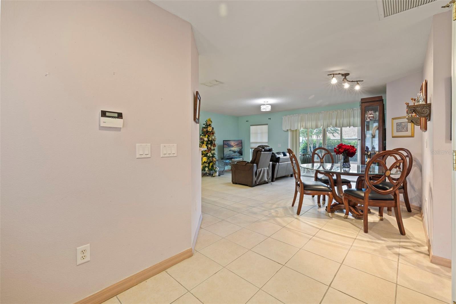 Image 4 of 27 For 8351 79th Circle