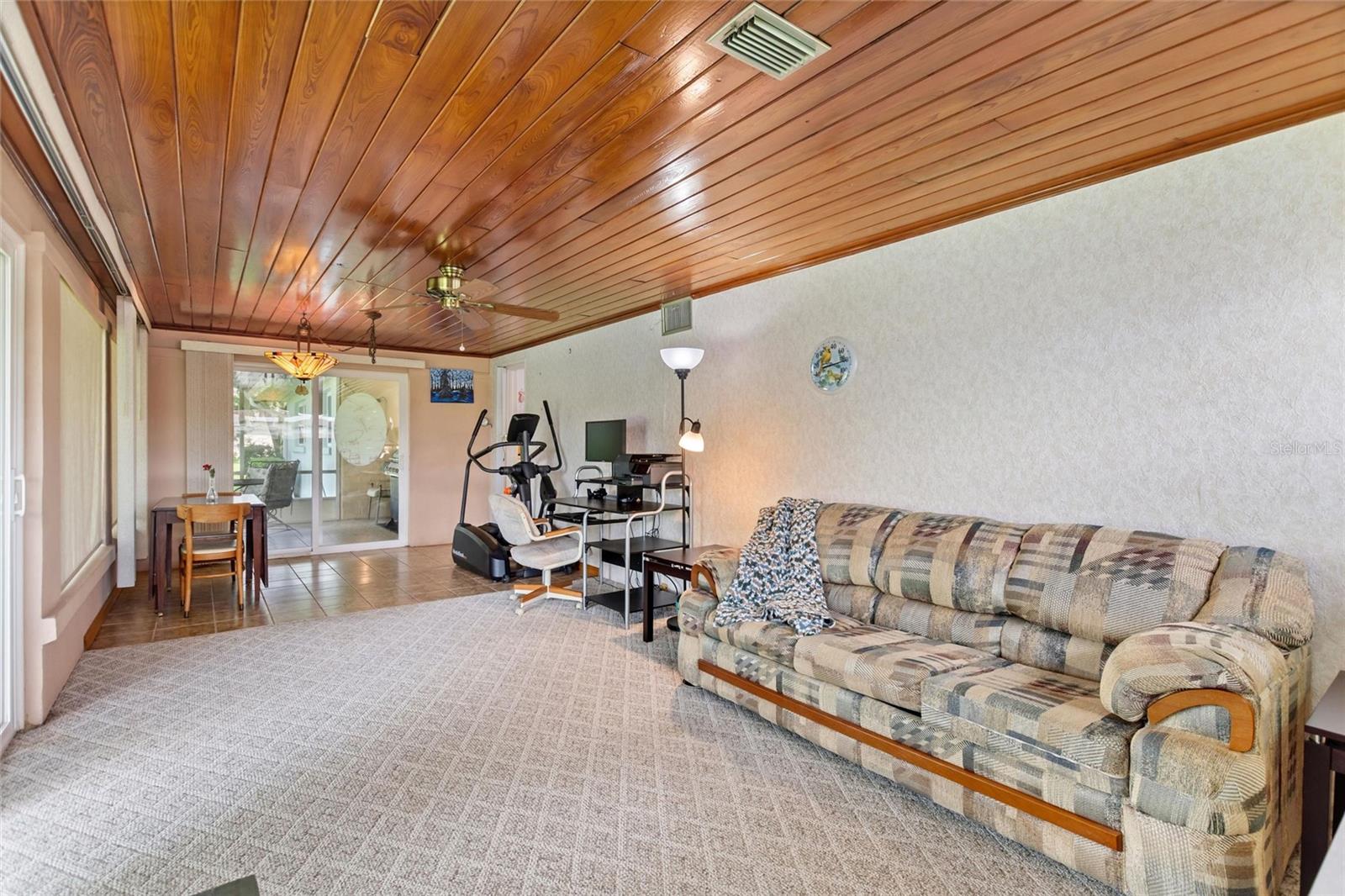 Image 13 of 75 For 6196 Lantana Drive N