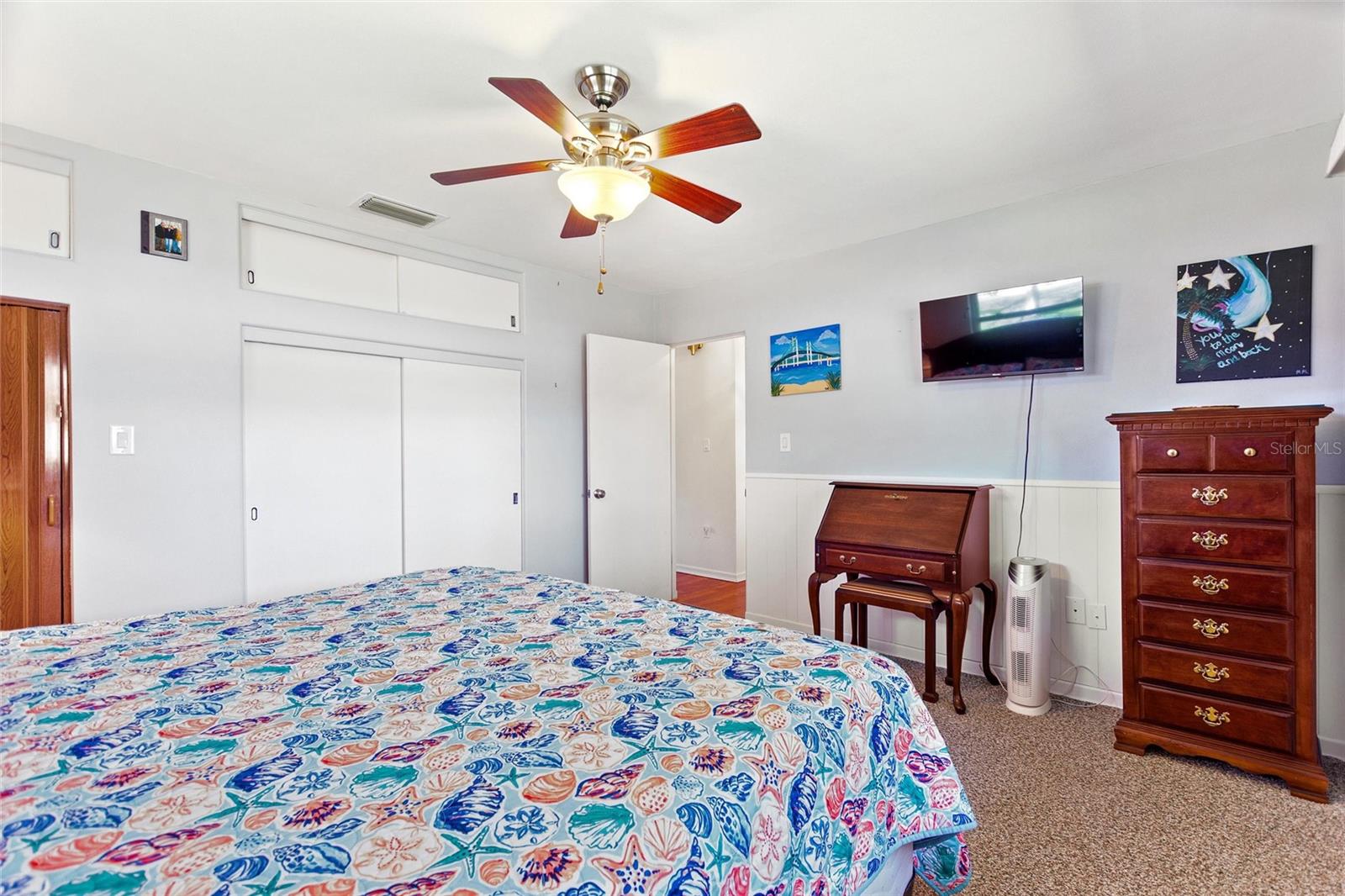 Image 19 of 75 For 6196 Lantana Drive N