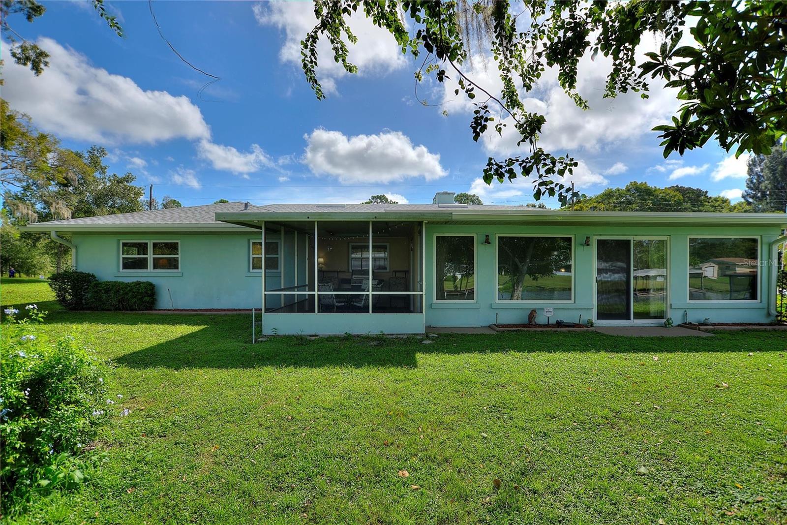 Image 29 of 75 For 6196 Lantana Drive N