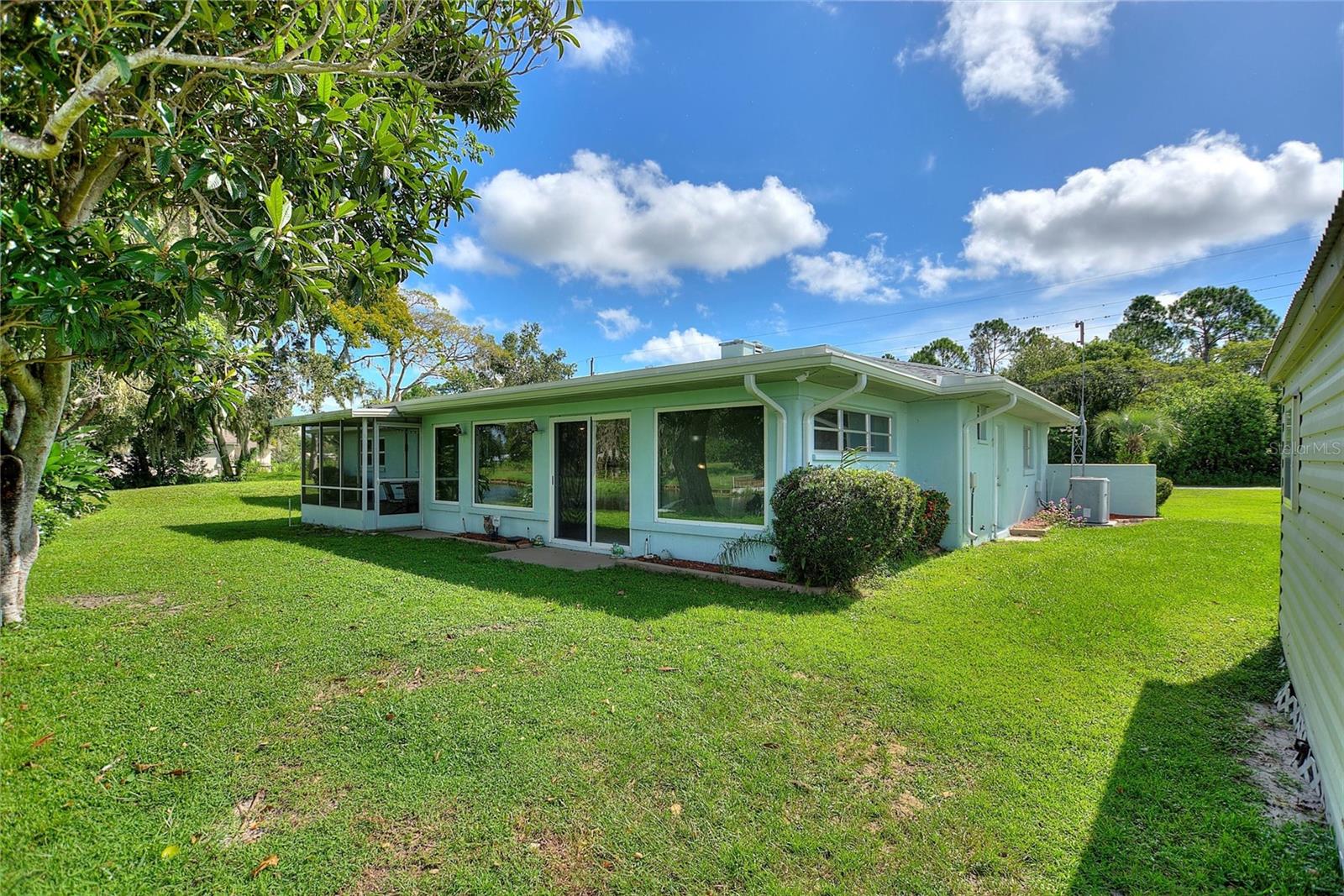 Image 30 of 75 For 6196 Lantana Drive N